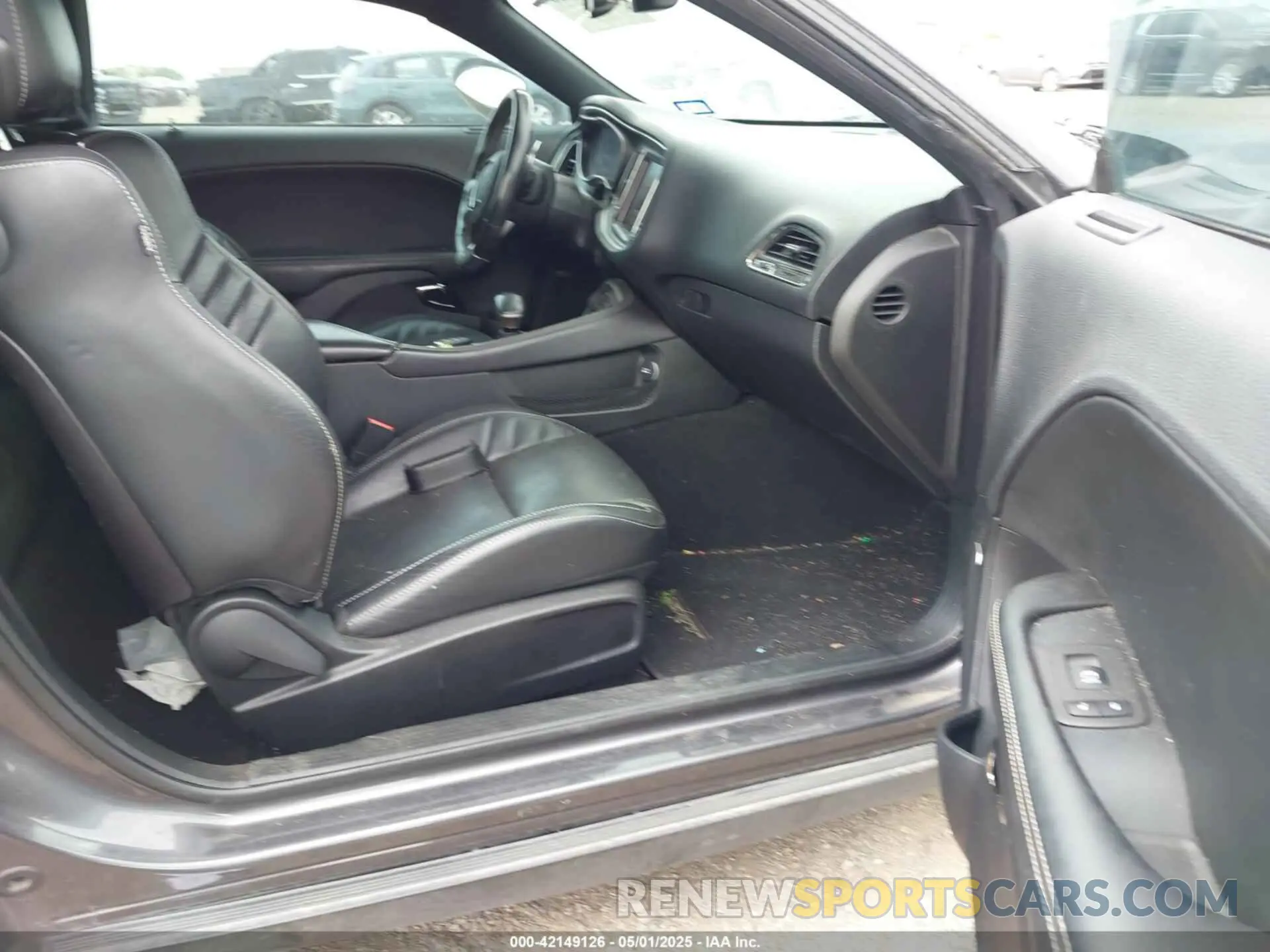 5 Photograph of a damaged car 2C3CDZL95KH695031 DODGE CHALLENGER 2019