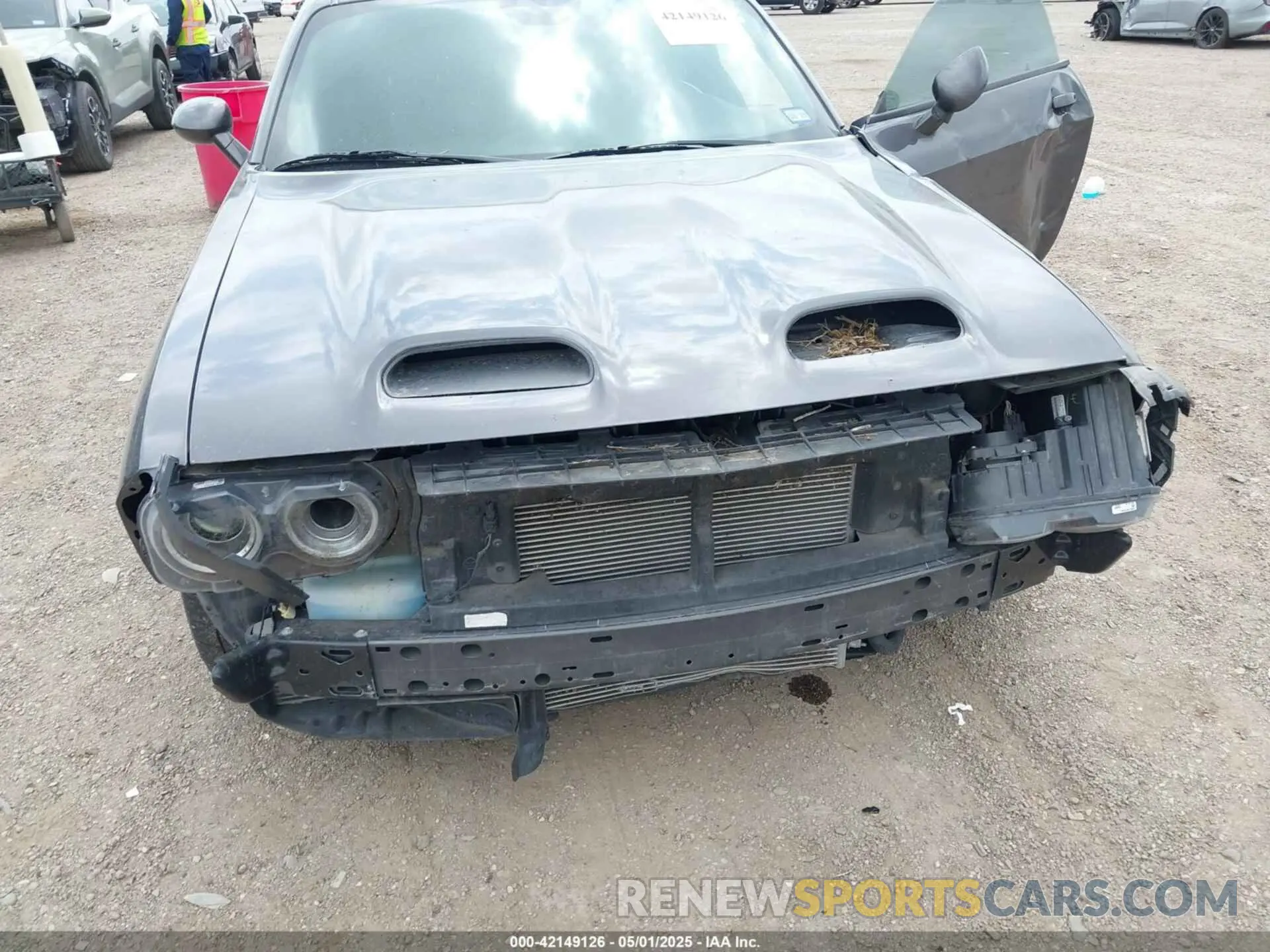 6 Photograph of a damaged car 2C3CDZL95KH695031 DODGE CHALLENGER 2019