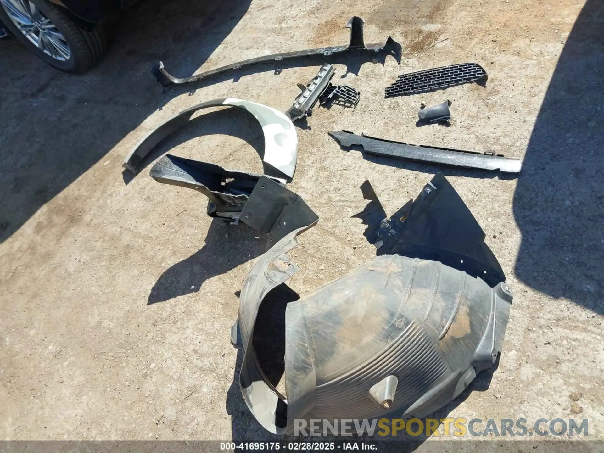 12 Photograph of a damaged car 2C3CDZL97KH641701 DODGE CHALLENGER 2019