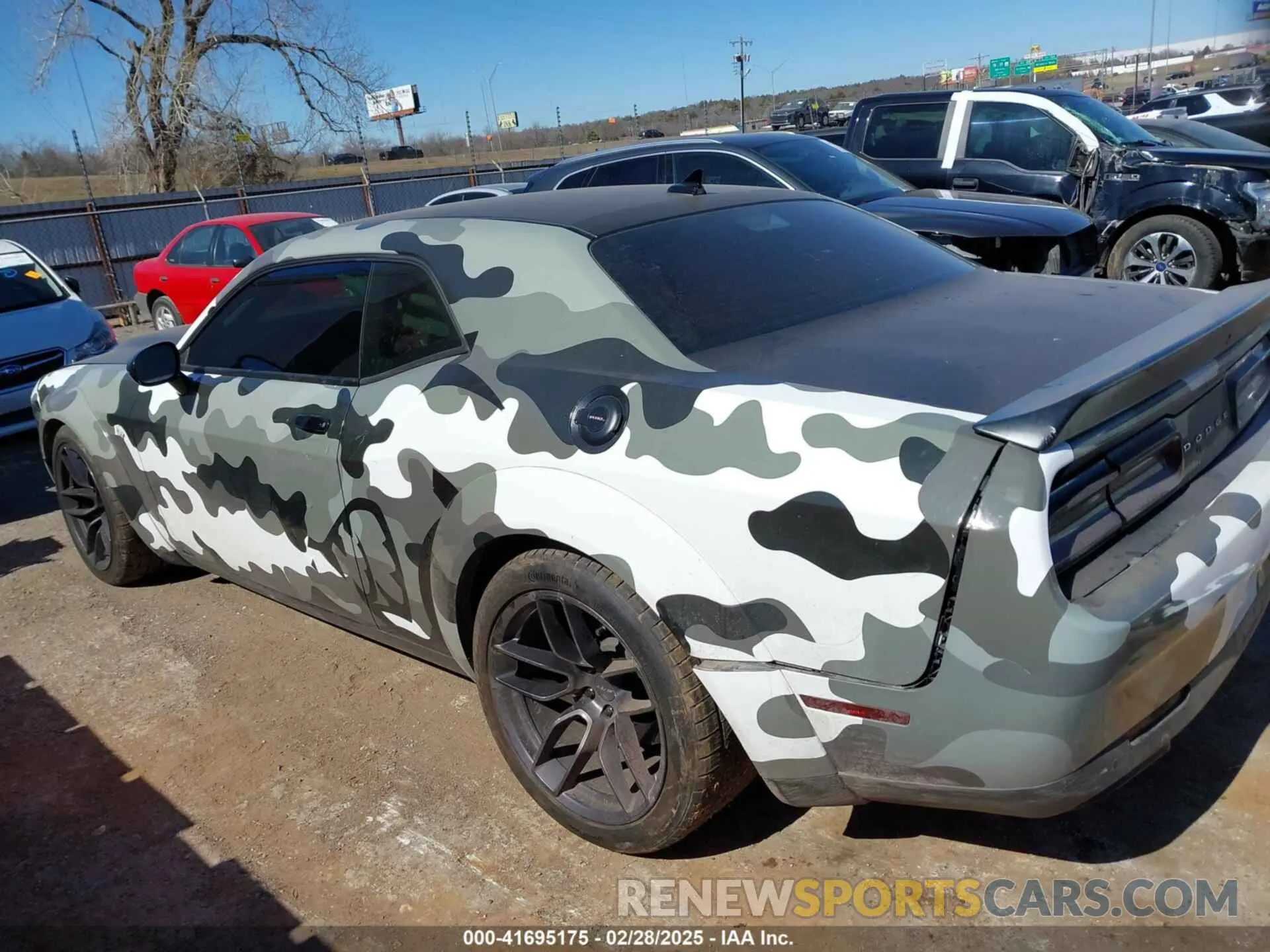 15 Photograph of a damaged car 2C3CDZL97KH641701 DODGE CHALLENGER 2019