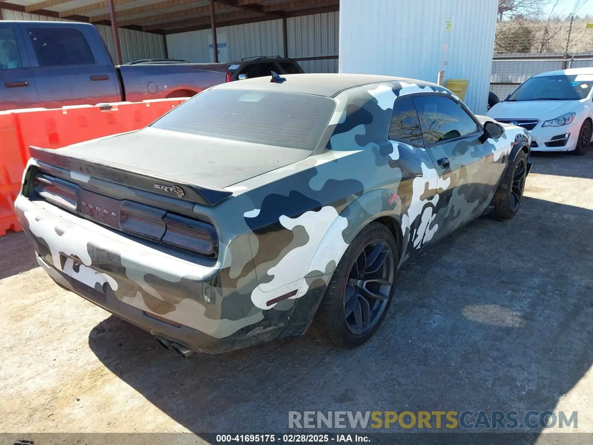 4 Photograph of a damaged car 2C3CDZL97KH641701 DODGE CHALLENGER 2019