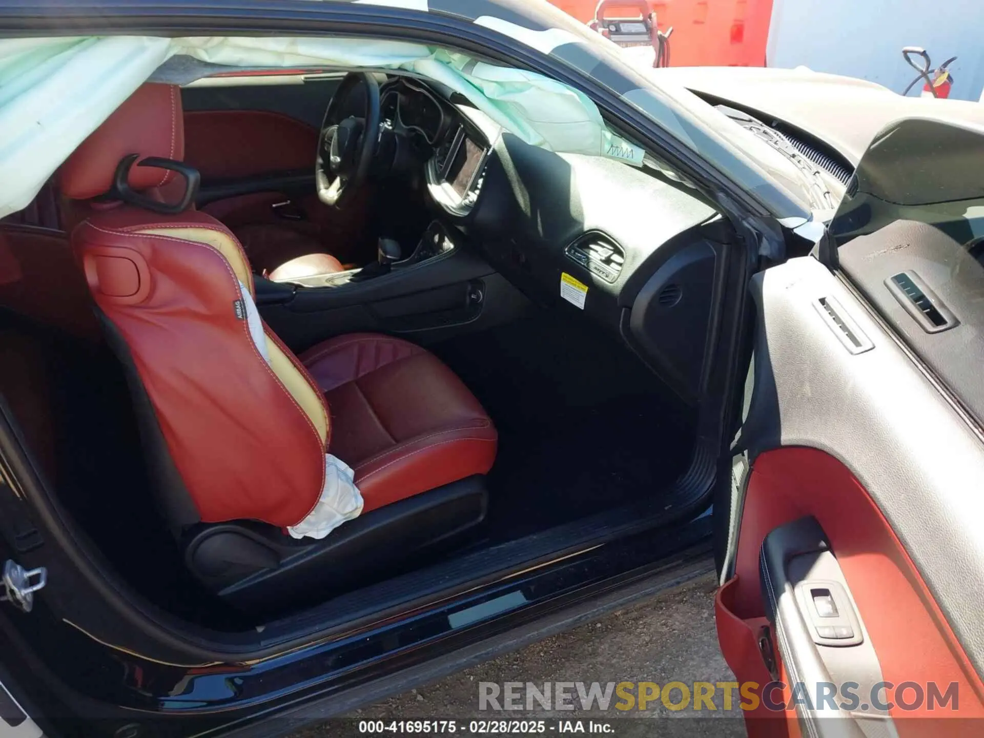 5 Photograph of a damaged car 2C3CDZL97KH641701 DODGE CHALLENGER 2019
