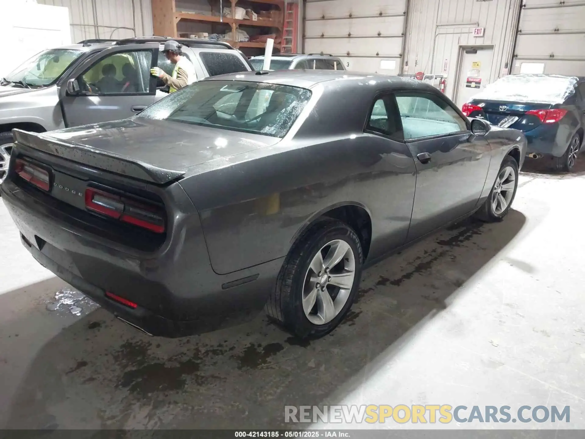 4 Photograph of a damaged car 2C3CDZAG0LH203315 DODGE CHALLENGER 2020