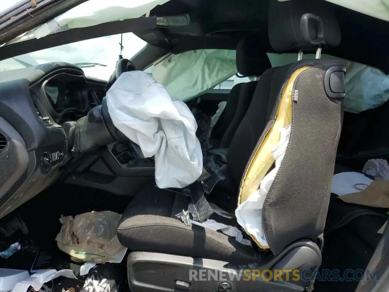 7 Photograph of a damaged car 2C3CDZAG1LH202254 DODGE CHALLENGER 2020