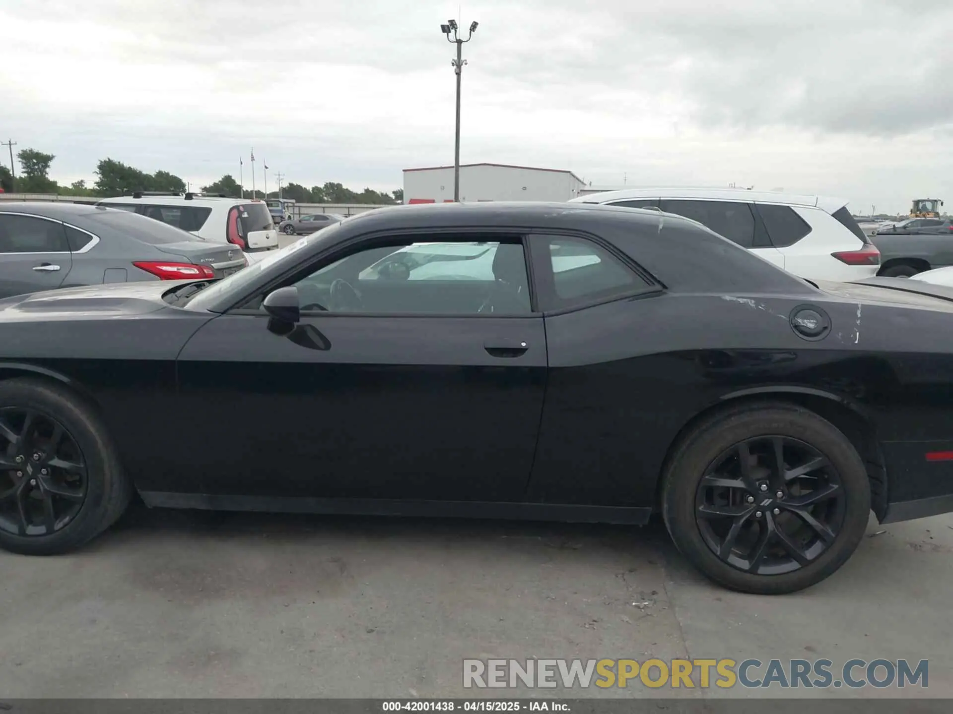 14 Photograph of a damaged car 2C3CDZAG3LH202188 DODGE CHALLENGER 2020