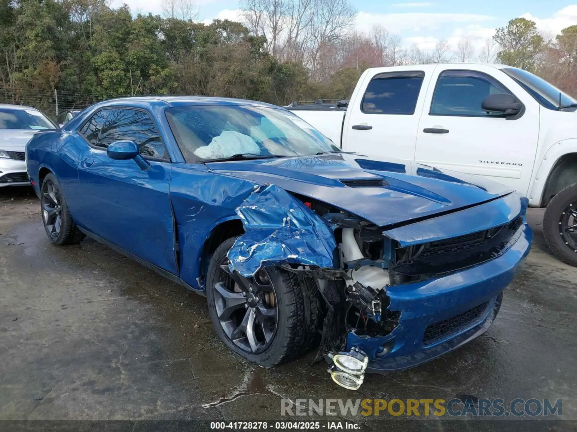 1 Photograph of a damaged car 2C3CDZAG4LH235605 DODGE CHALLENGER 2020