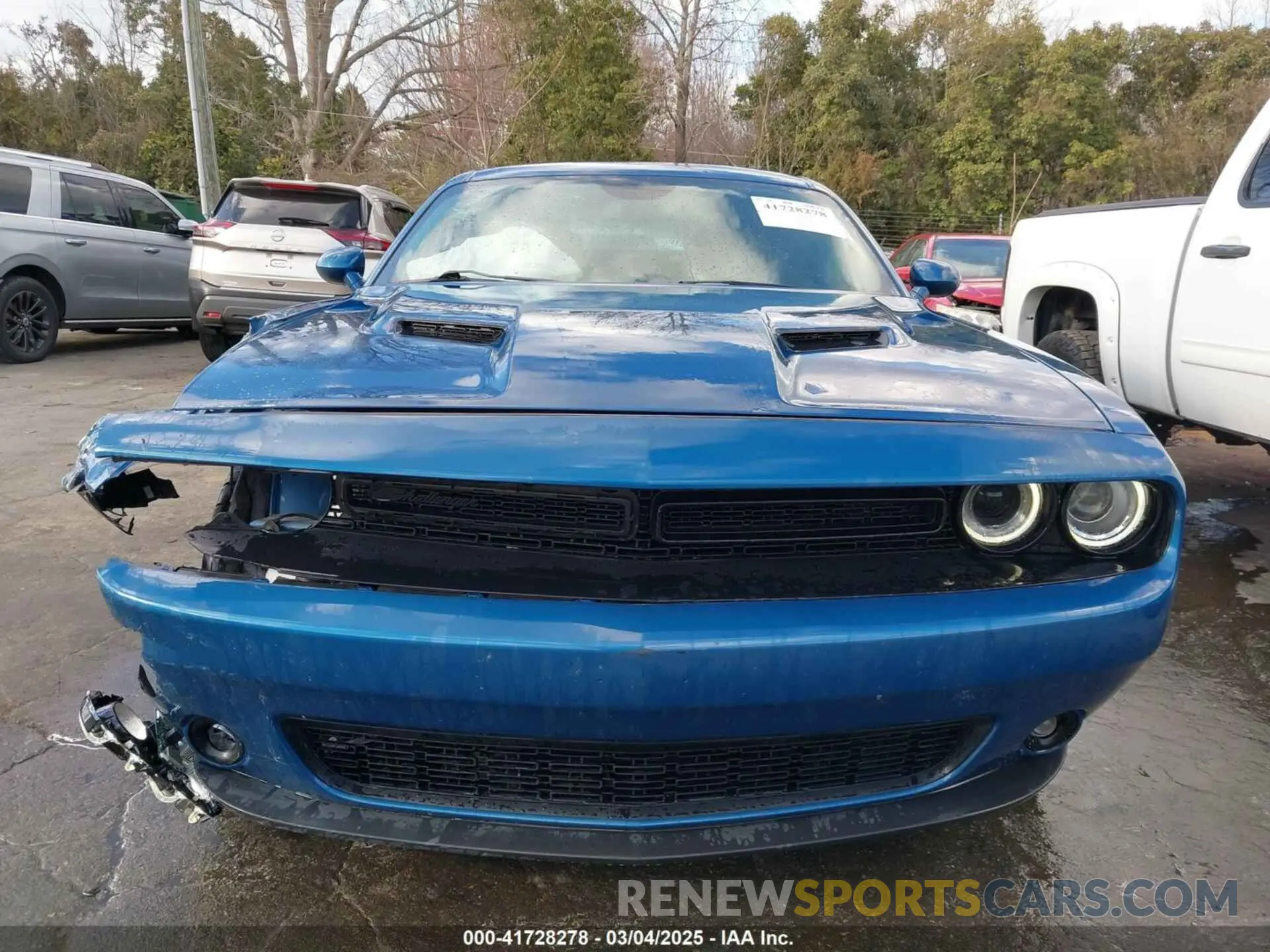 12 Photograph of a damaged car 2C3CDZAG4LH235605 DODGE CHALLENGER 2020