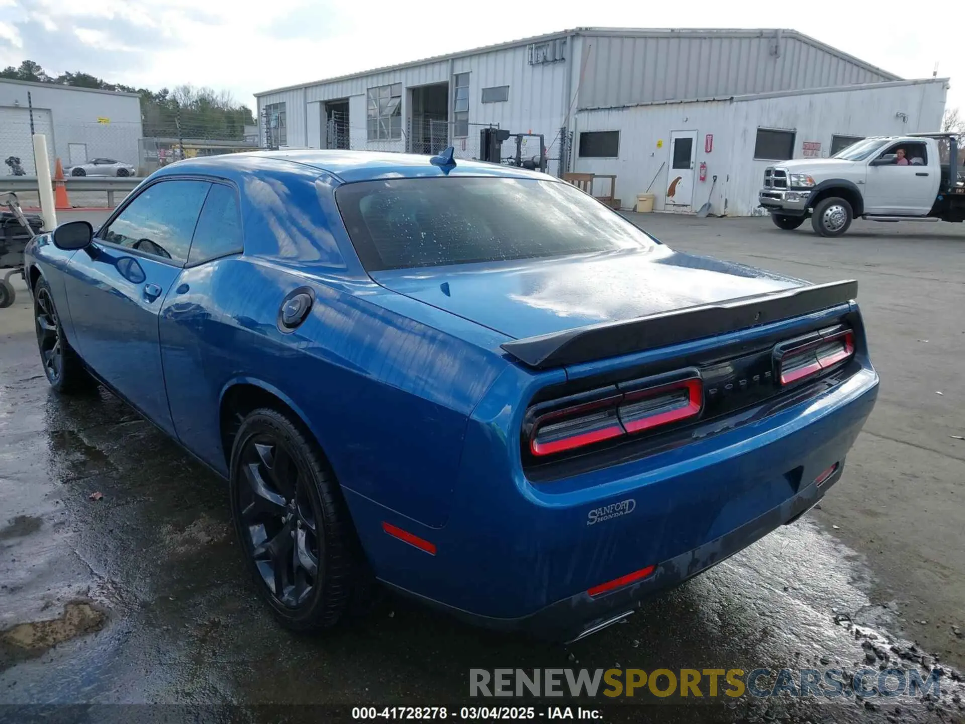 3 Photograph of a damaged car 2C3CDZAG4LH235605 DODGE CHALLENGER 2020
