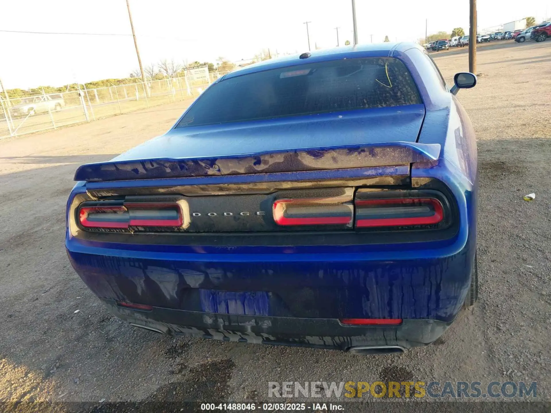 17 Photograph of a damaged car 2C3CDZAG5LH231515 DODGE CHALLENGER 2020