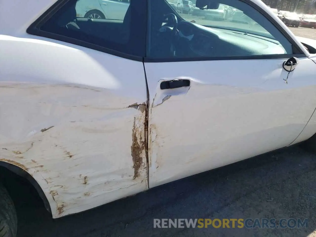 10 Photograph of a damaged car 2C3CDZAG5LH240375 DODGE CHALLENGER 2020