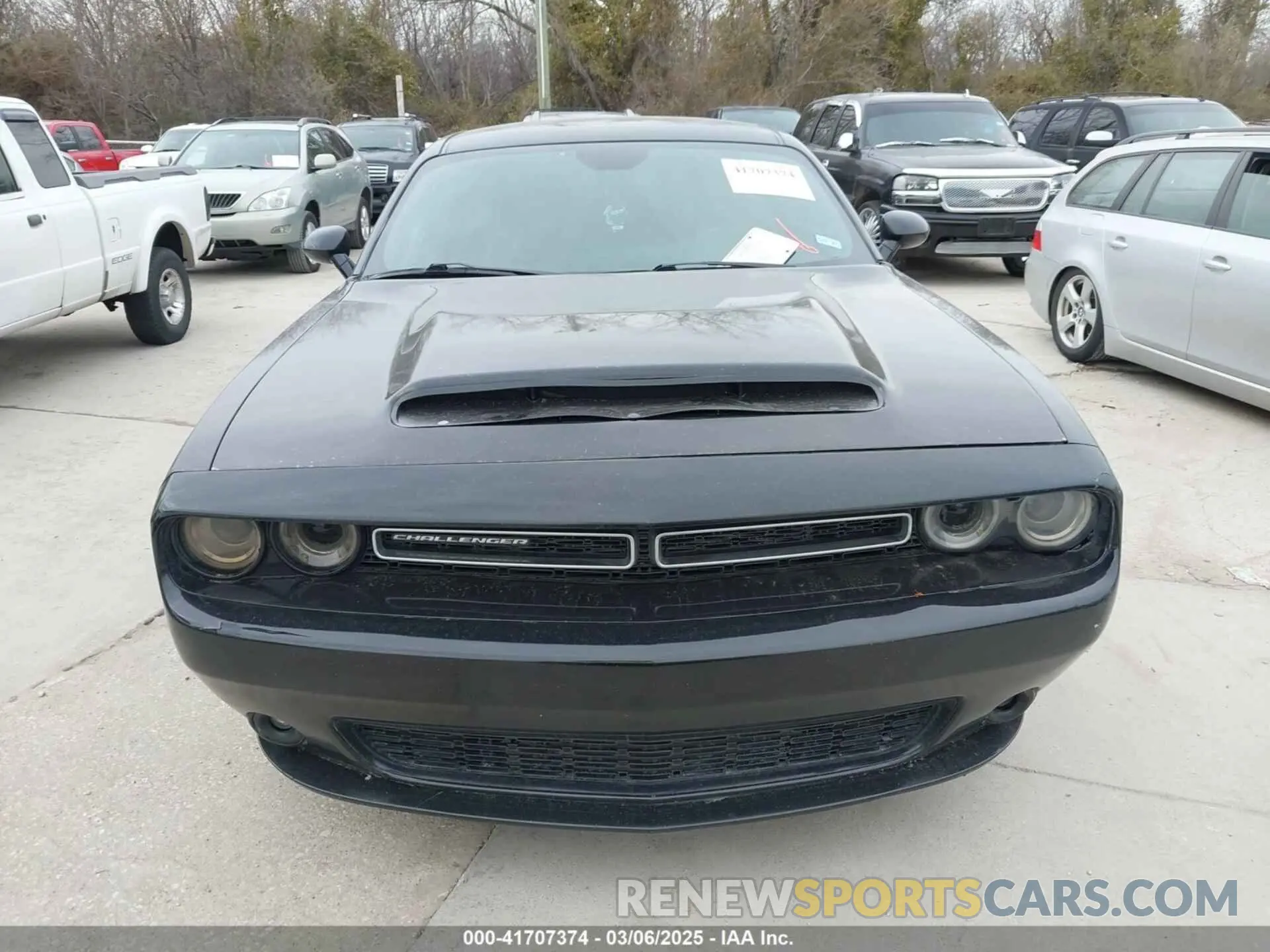 6 Photograph of a damaged car 2C3CDZAG6LH110024 DODGE CHALLENGER 2020