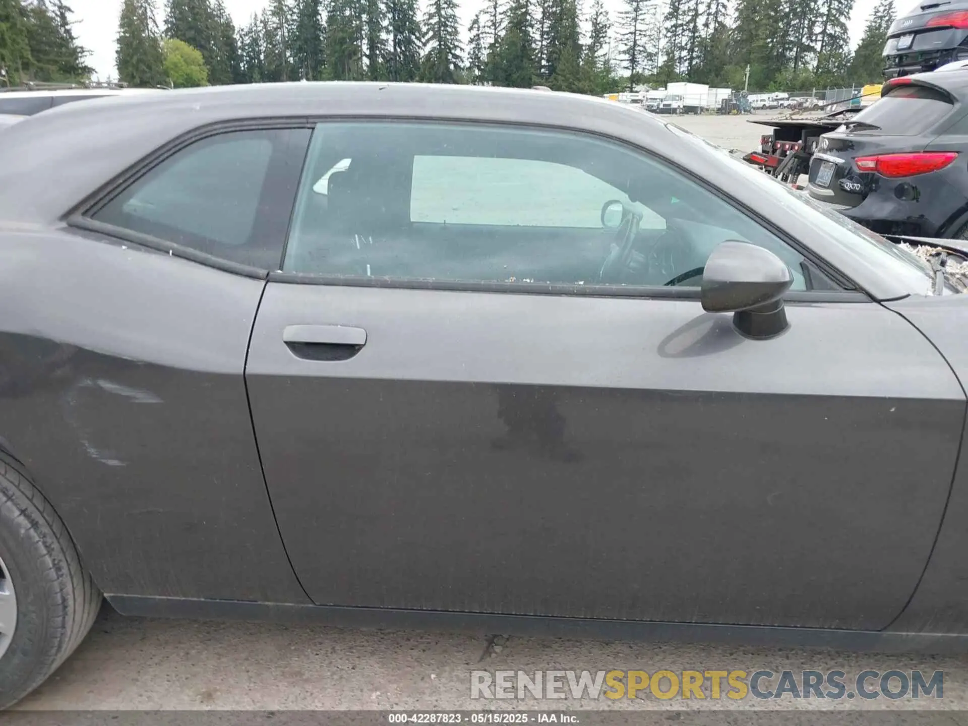 13 Photograph of a damaged car 2C3CDZAG6LH226713 DODGE CHALLENGER 2020