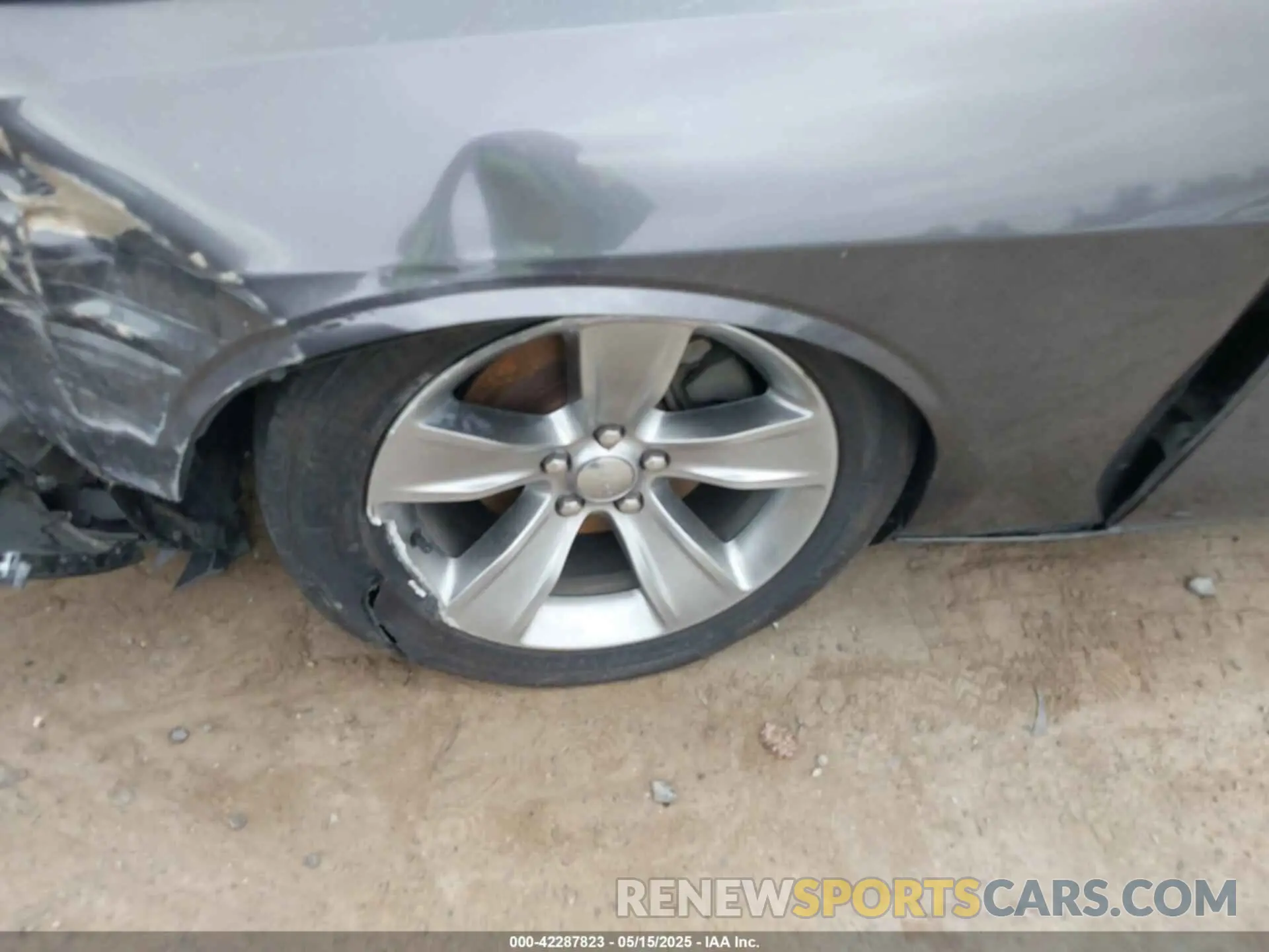 19 Photograph of a damaged car 2C3CDZAG6LH226713 DODGE CHALLENGER 2020