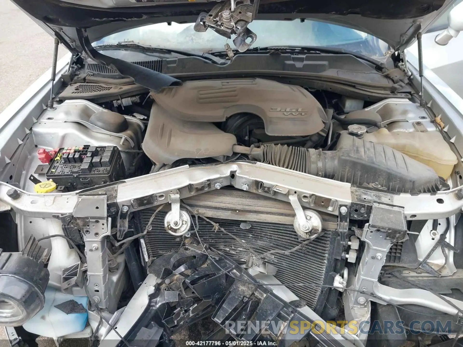 10 Photograph of a damaged car 2C3CDZAG6LH247030 DODGE CHALLENGER 2020
