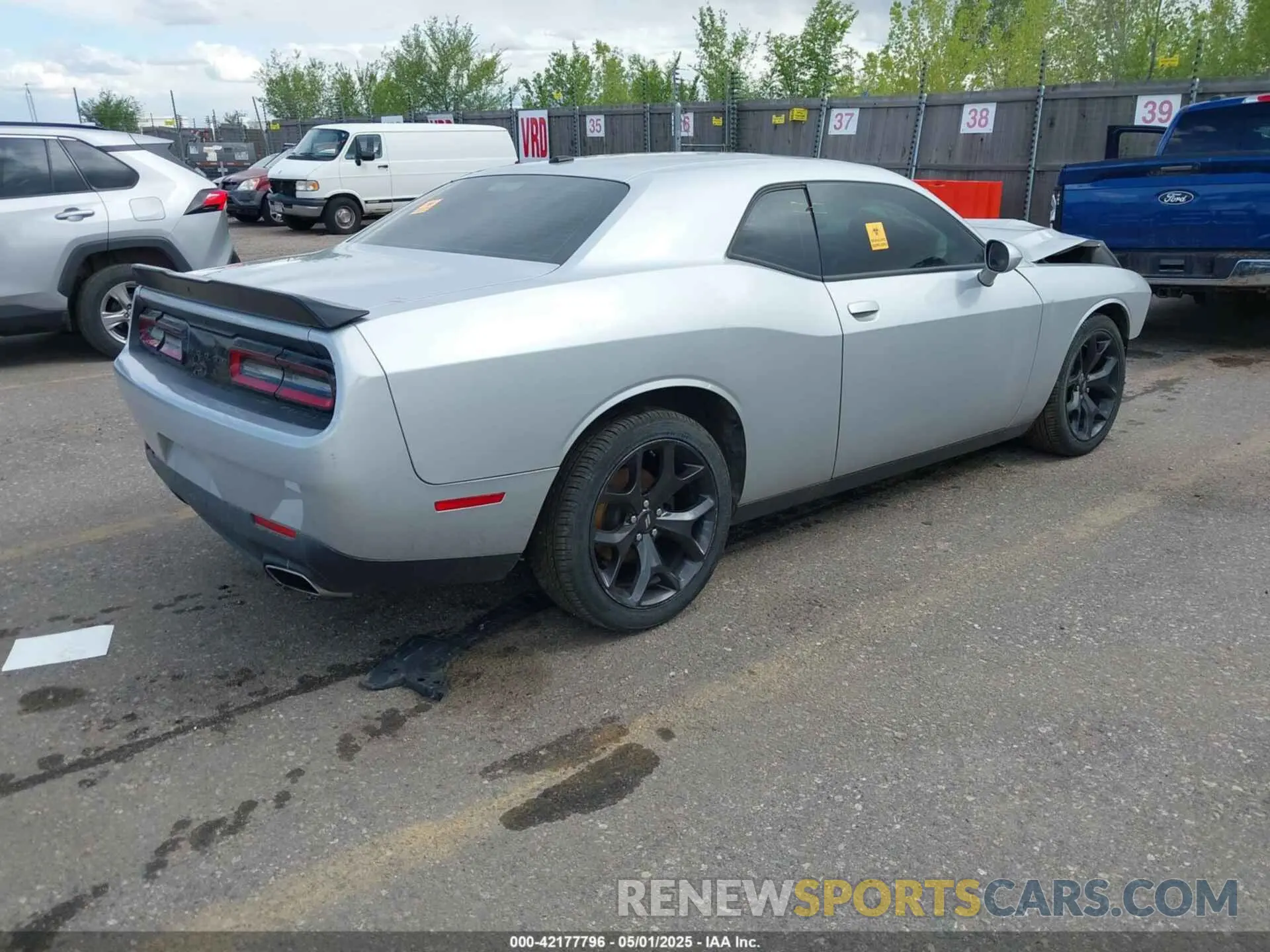 4 Photograph of a damaged car 2C3CDZAG6LH247030 DODGE CHALLENGER 2020