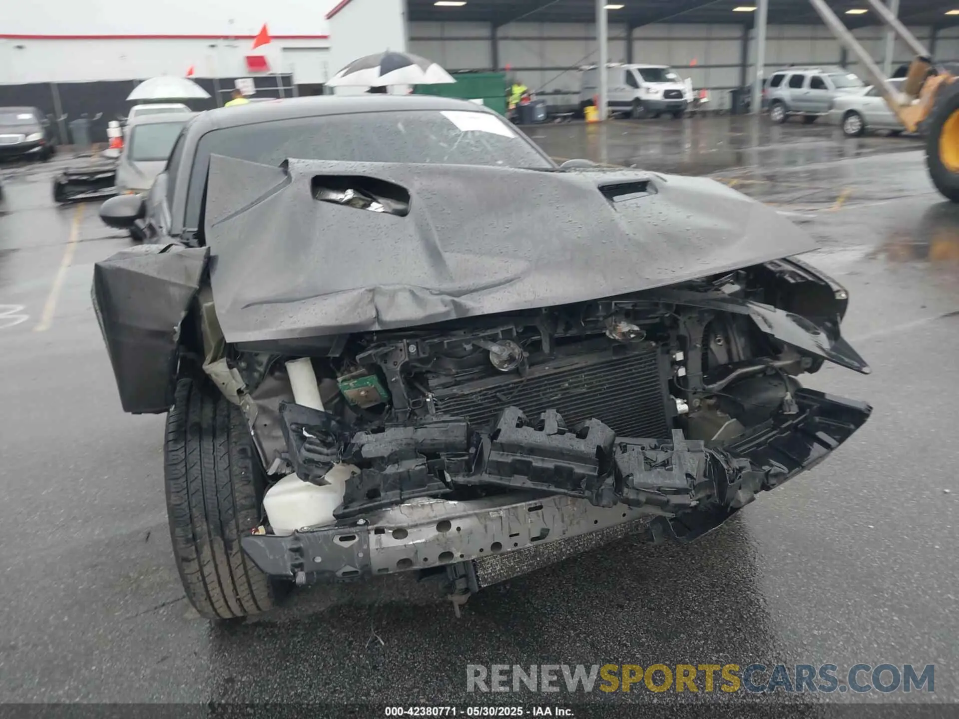 6 Photograph of a damaged car 2C3CDZAG7LH105513 DODGE CHALLENGER 2020