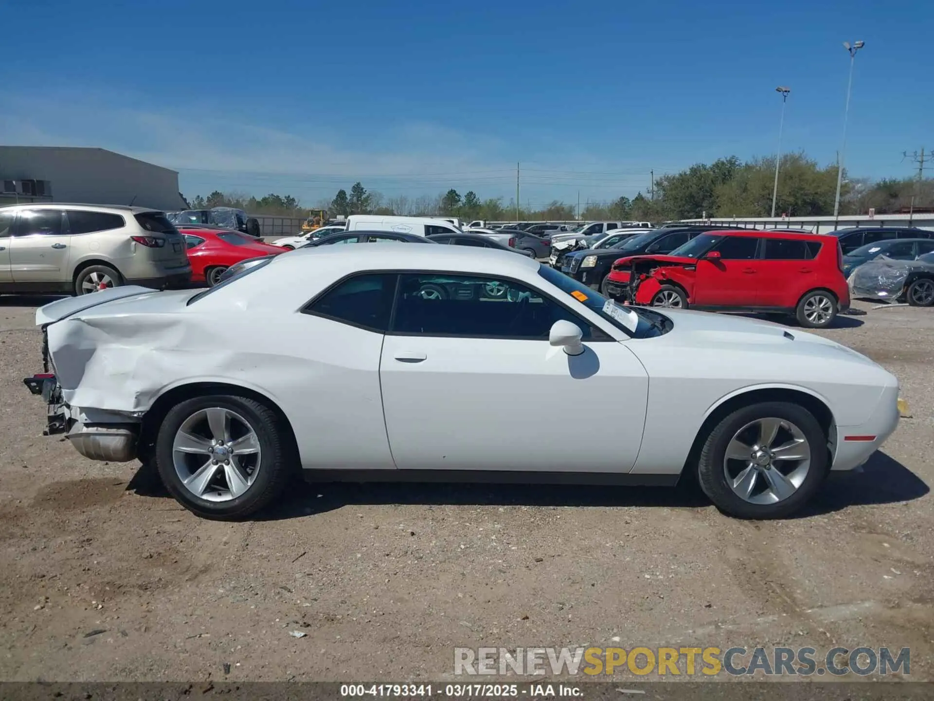 14 Photograph of a damaged car 2C3CDZAG7LH105589 DODGE CHALLENGER 2020