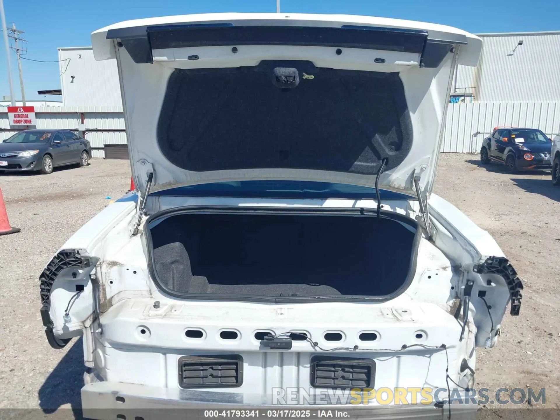 20 Photograph of a damaged car 2C3CDZAG7LH105589 DODGE CHALLENGER 2020
