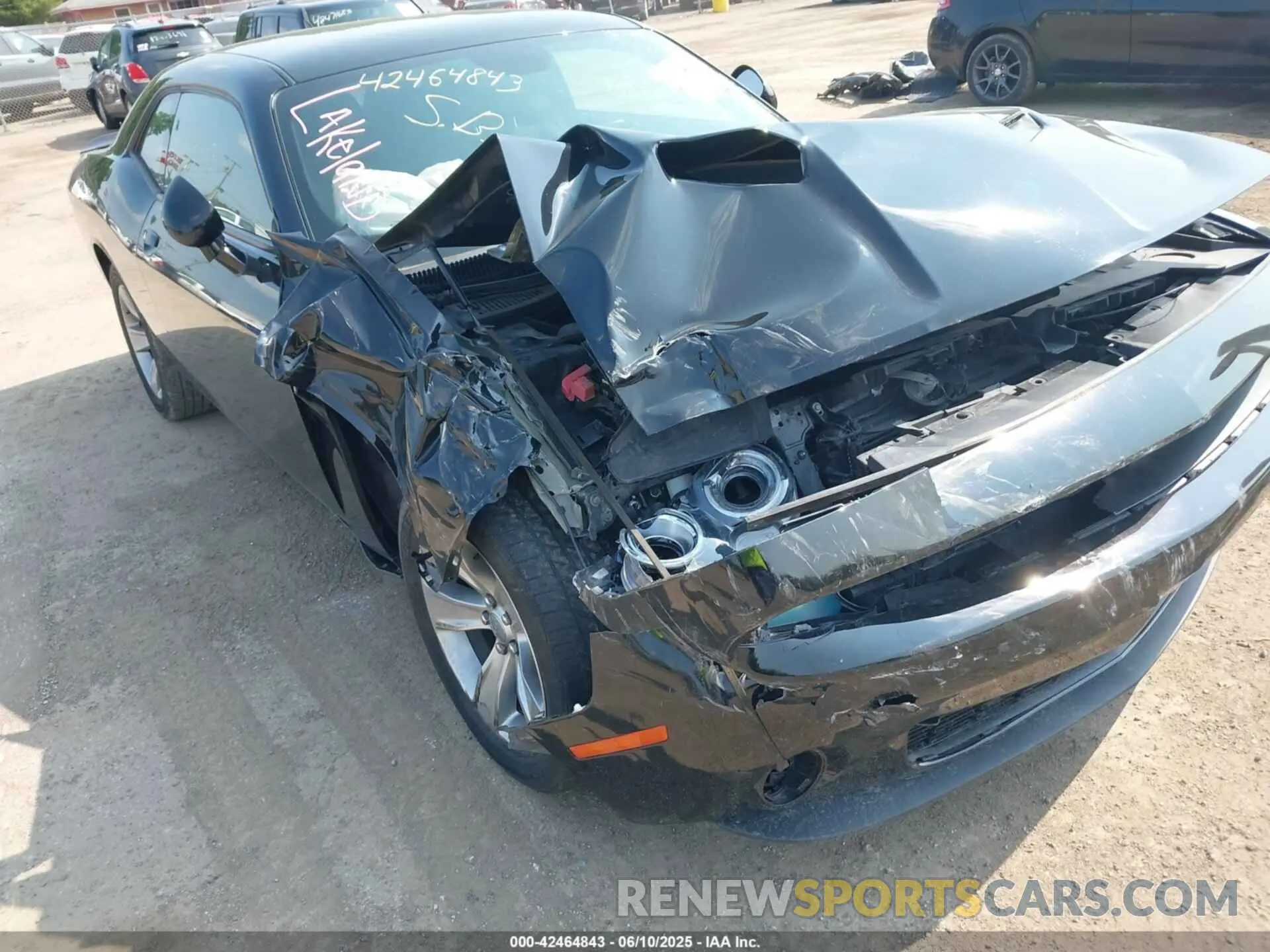 6 Photograph of a damaged car 2C3CDZAG7LH125020 DODGE CHALLENGER 2020