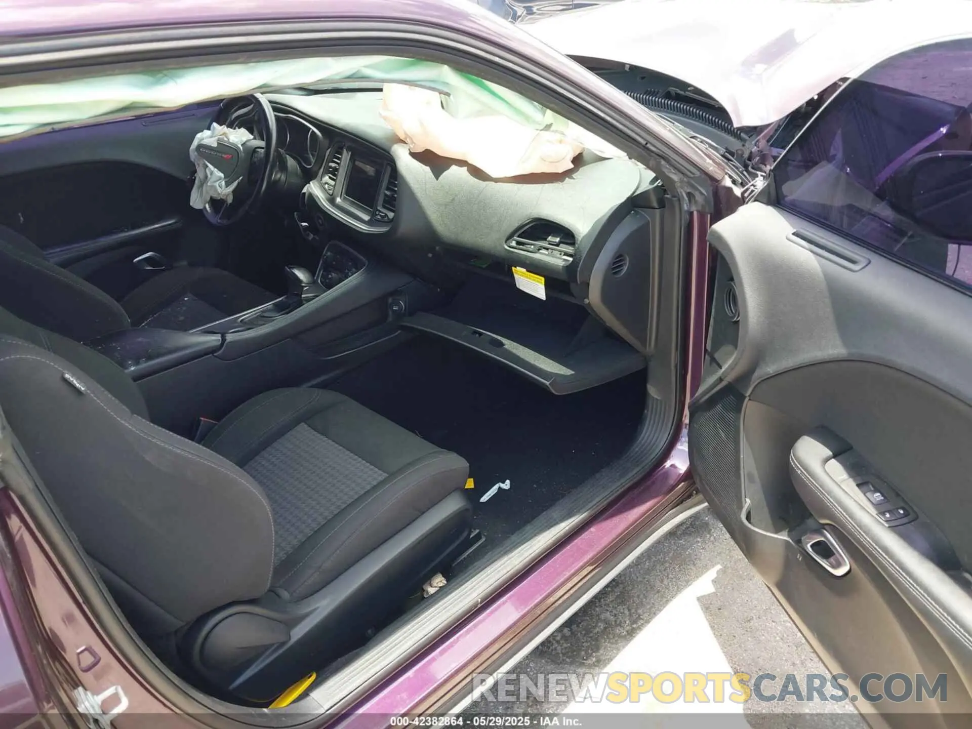 5 Photograph of a damaged car 2C3CDZAG8LH206818 DODGE CHALLENGER 2020