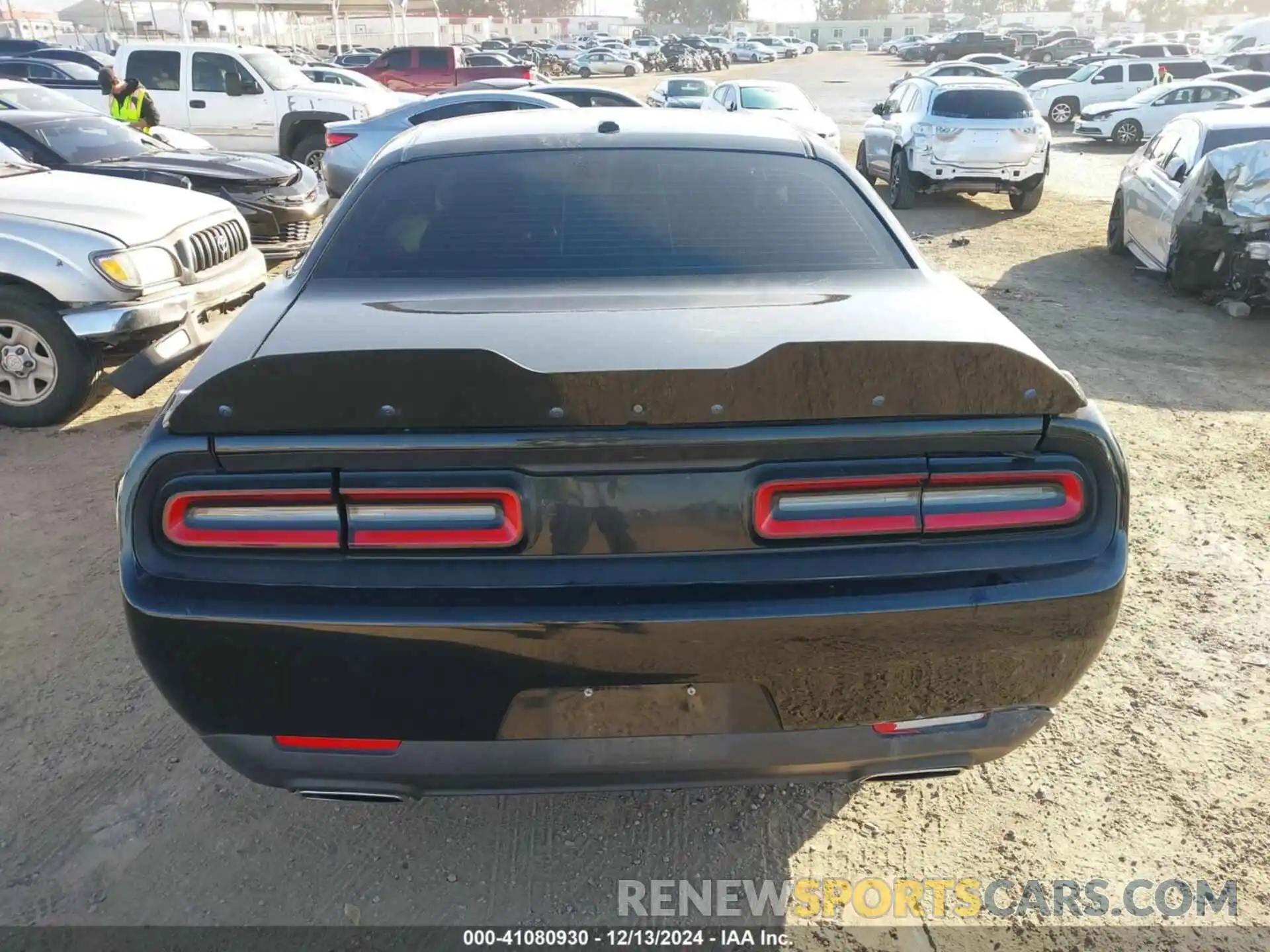 17 Photograph of a damaged car 2C3CDZAGXLH159789 DODGE CHALLENGER 2020