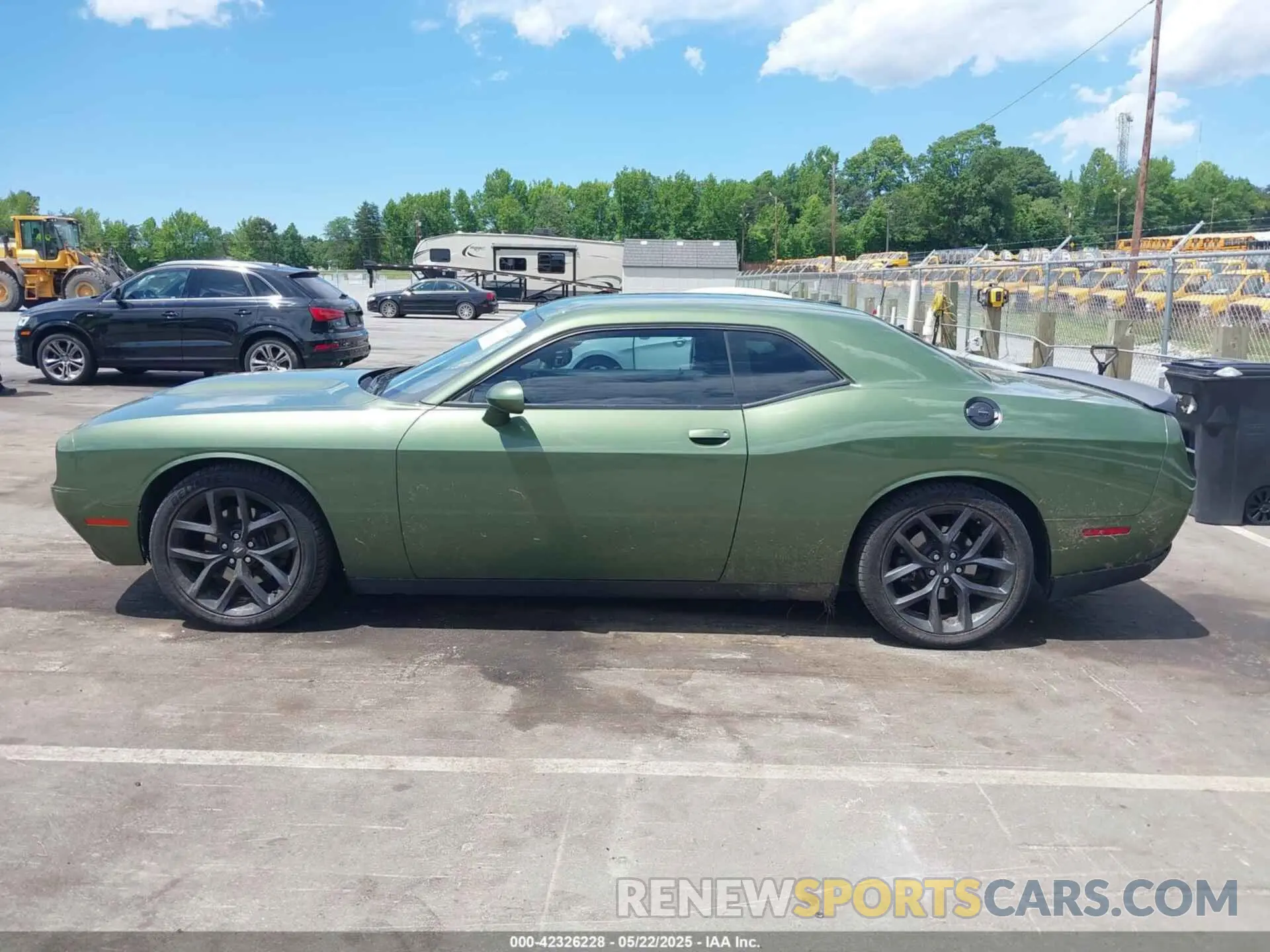 14 Photograph of a damaged car 2C3CDZBT0LH118907 DODGE CHALLENGER 2020