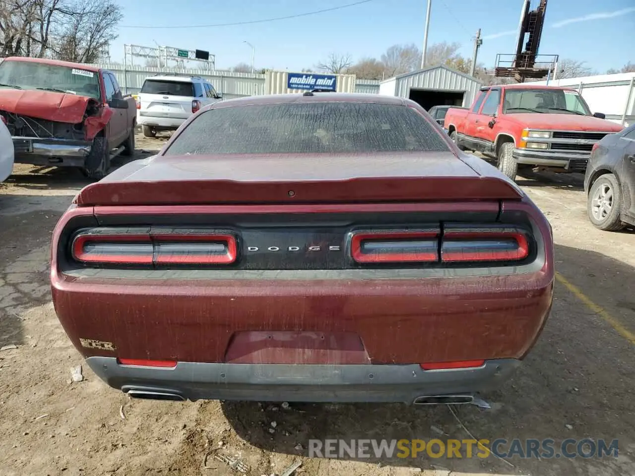 6 Photograph of a damaged car 2C3CDZBT2LH118617 DODGE CHALLENGER 2020