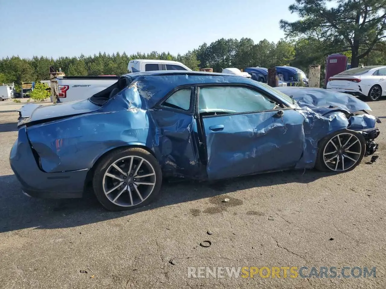 3 Photograph of a damaged car 2C3CDZBT2LH161726 DODGE CHALLENGER 2020