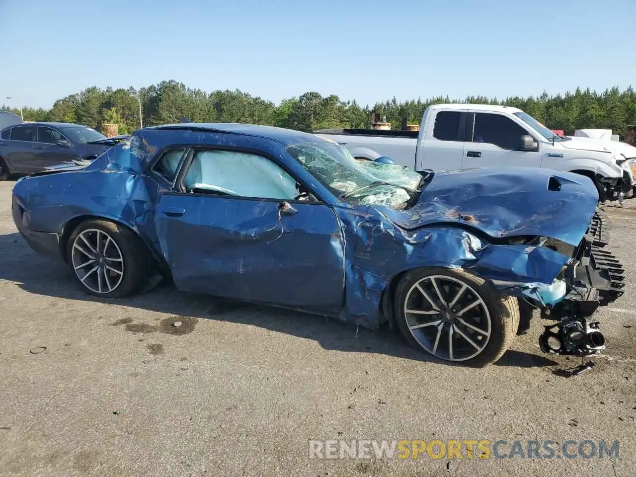 4 Photograph of a damaged car 2C3CDZBT2LH161726 DODGE CHALLENGER 2020