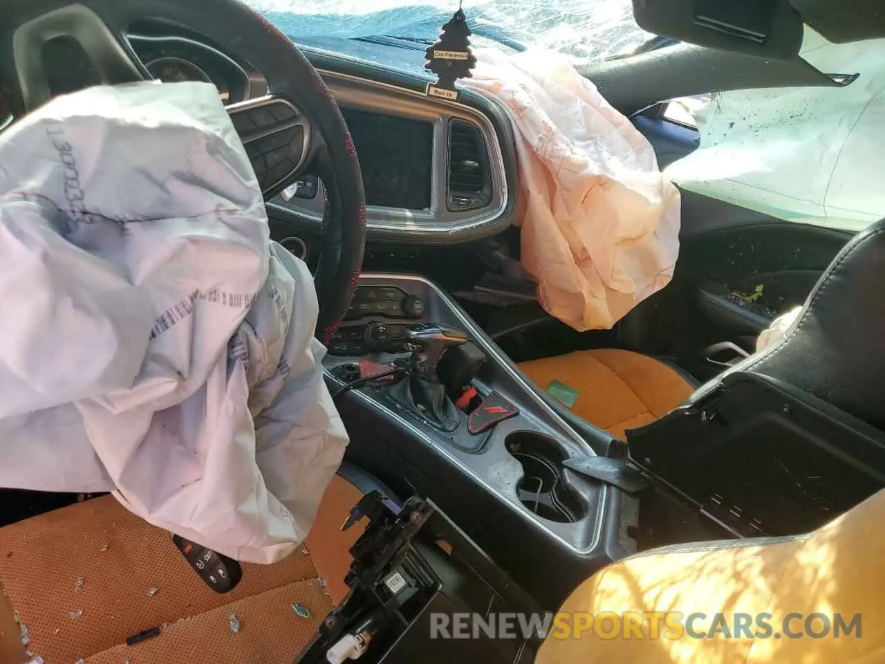 8 Photograph of a damaged car 2C3CDZBT2LH161726 DODGE CHALLENGER 2020