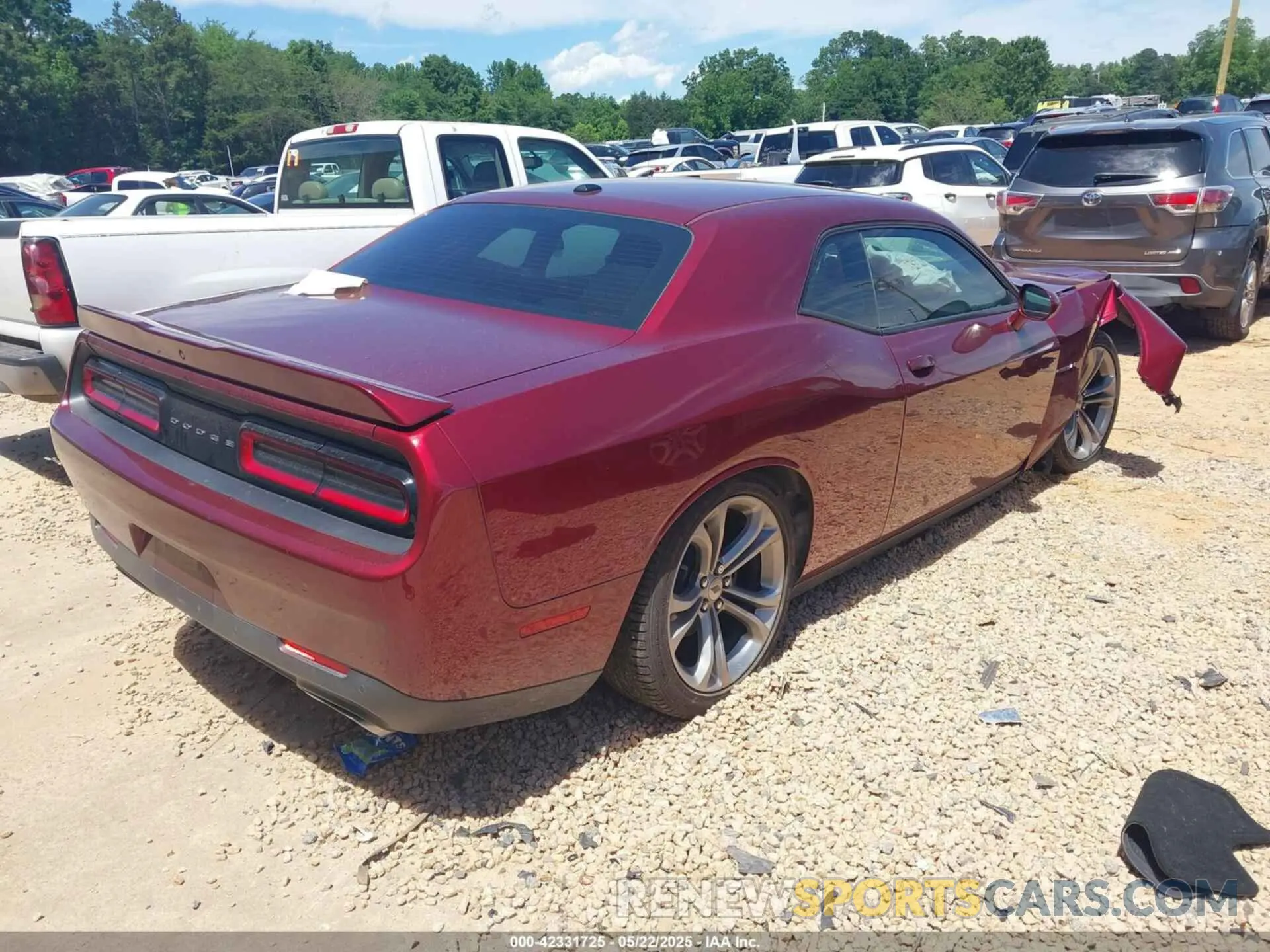 4 Photograph of a damaged car 2C3CDZBT3LH119050 DODGE CHALLENGER 2020