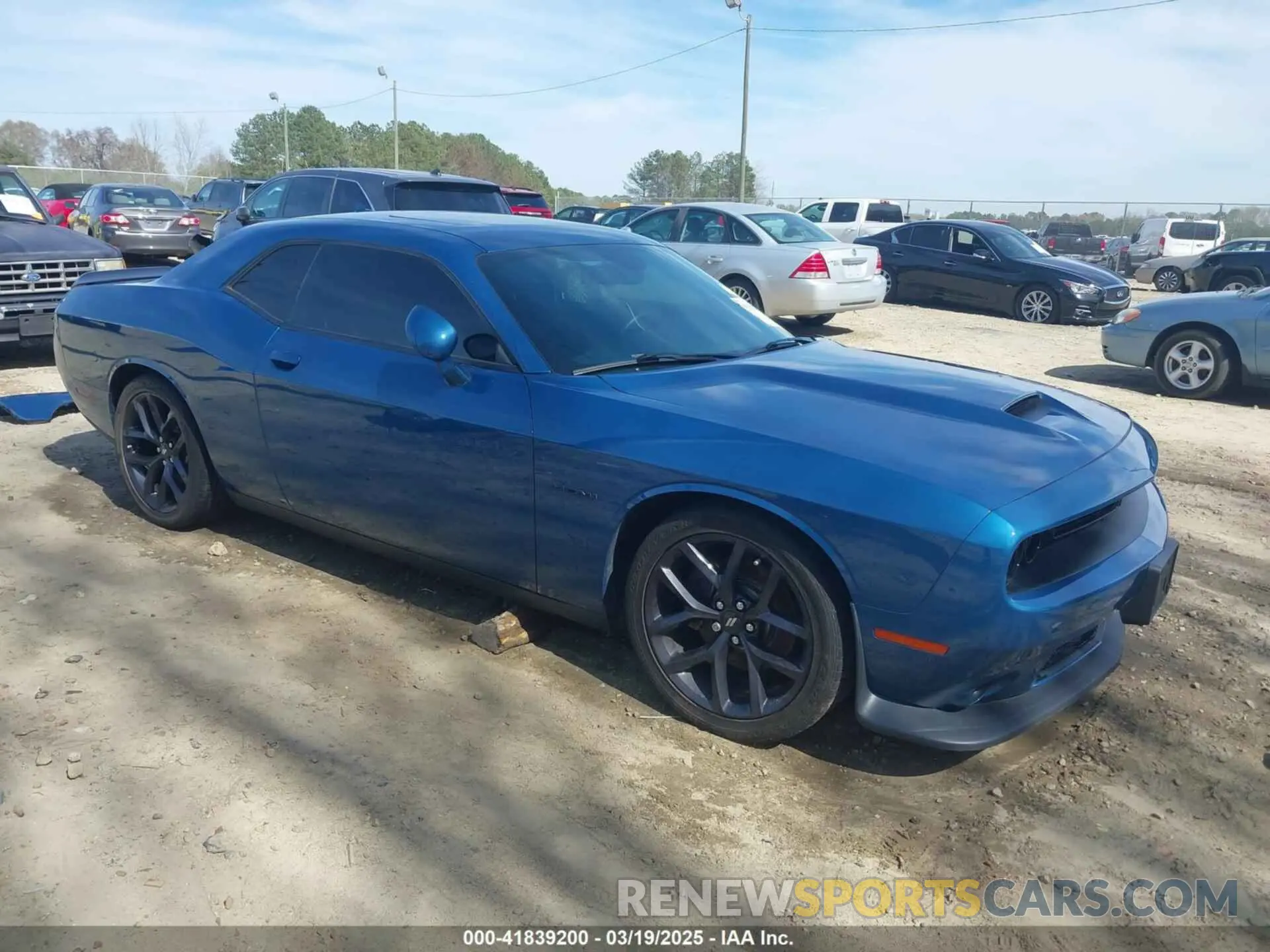 1 Photograph of a damaged car 2C3CDZBT3LH182889 DODGE CHALLENGER 2020