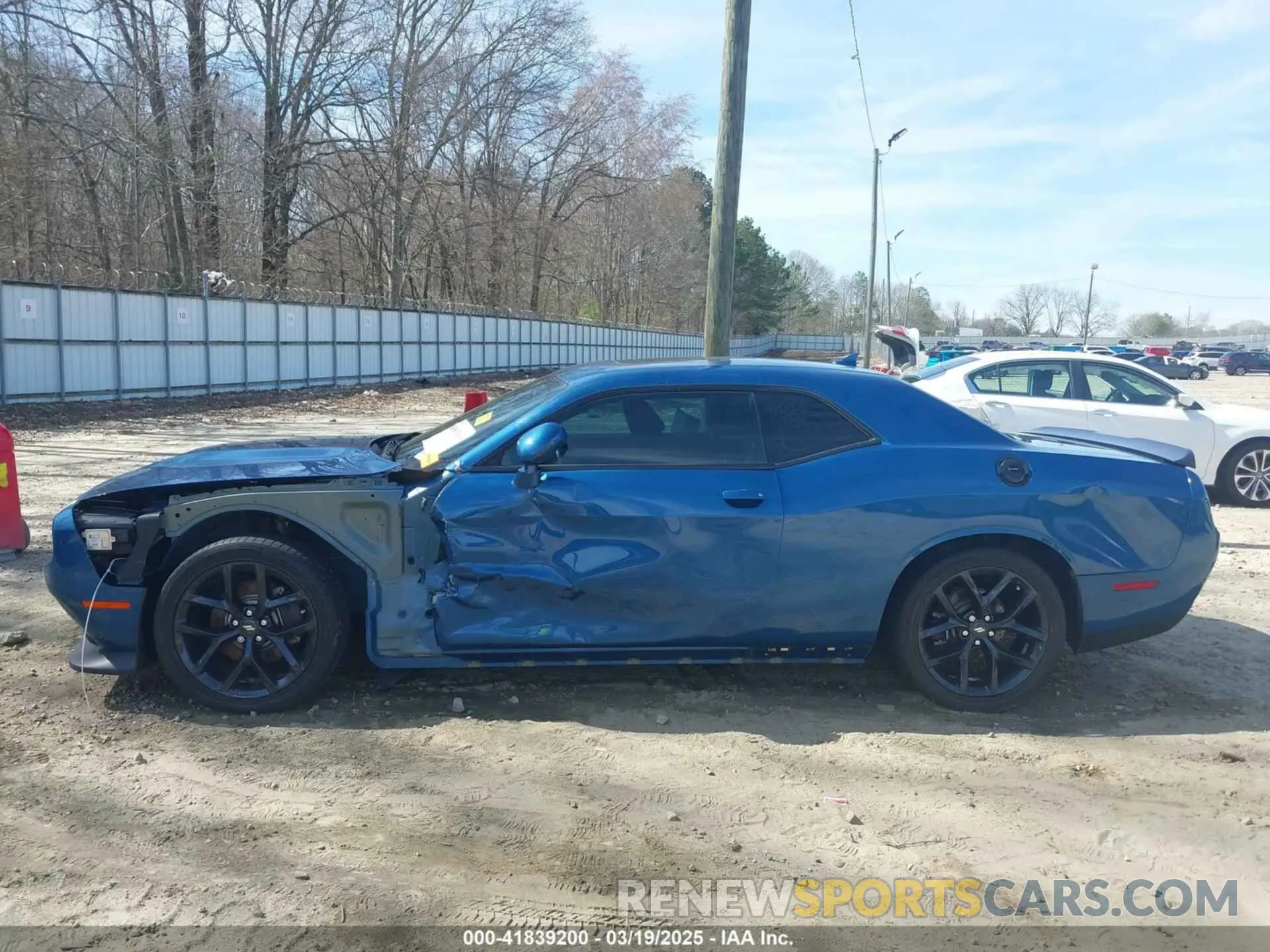 15 Photograph of a damaged car 2C3CDZBT3LH182889 DODGE CHALLENGER 2020