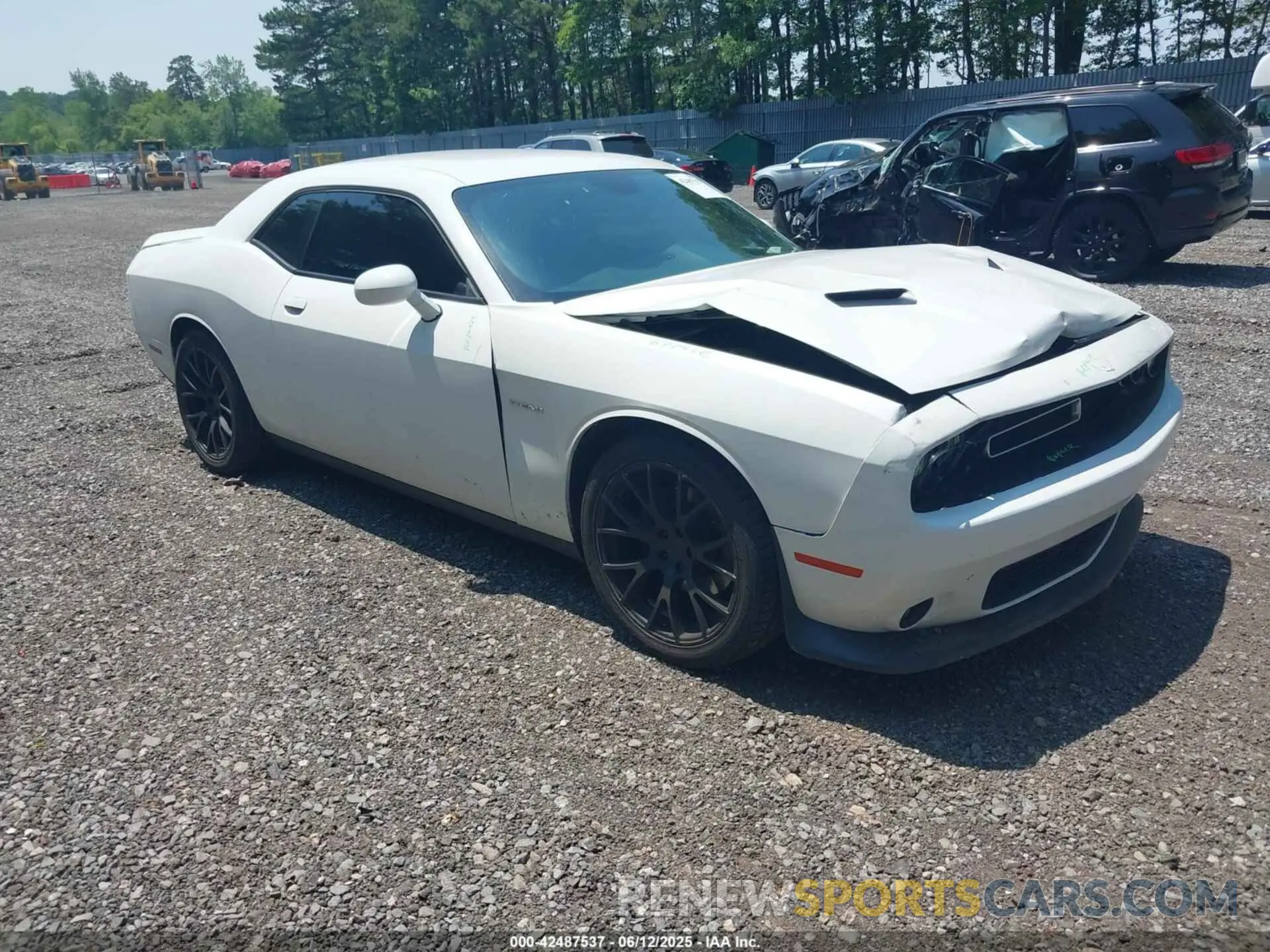 1 Photograph of a damaged car 2C3CDZBT3LH210254 DODGE CHALLENGER 2020