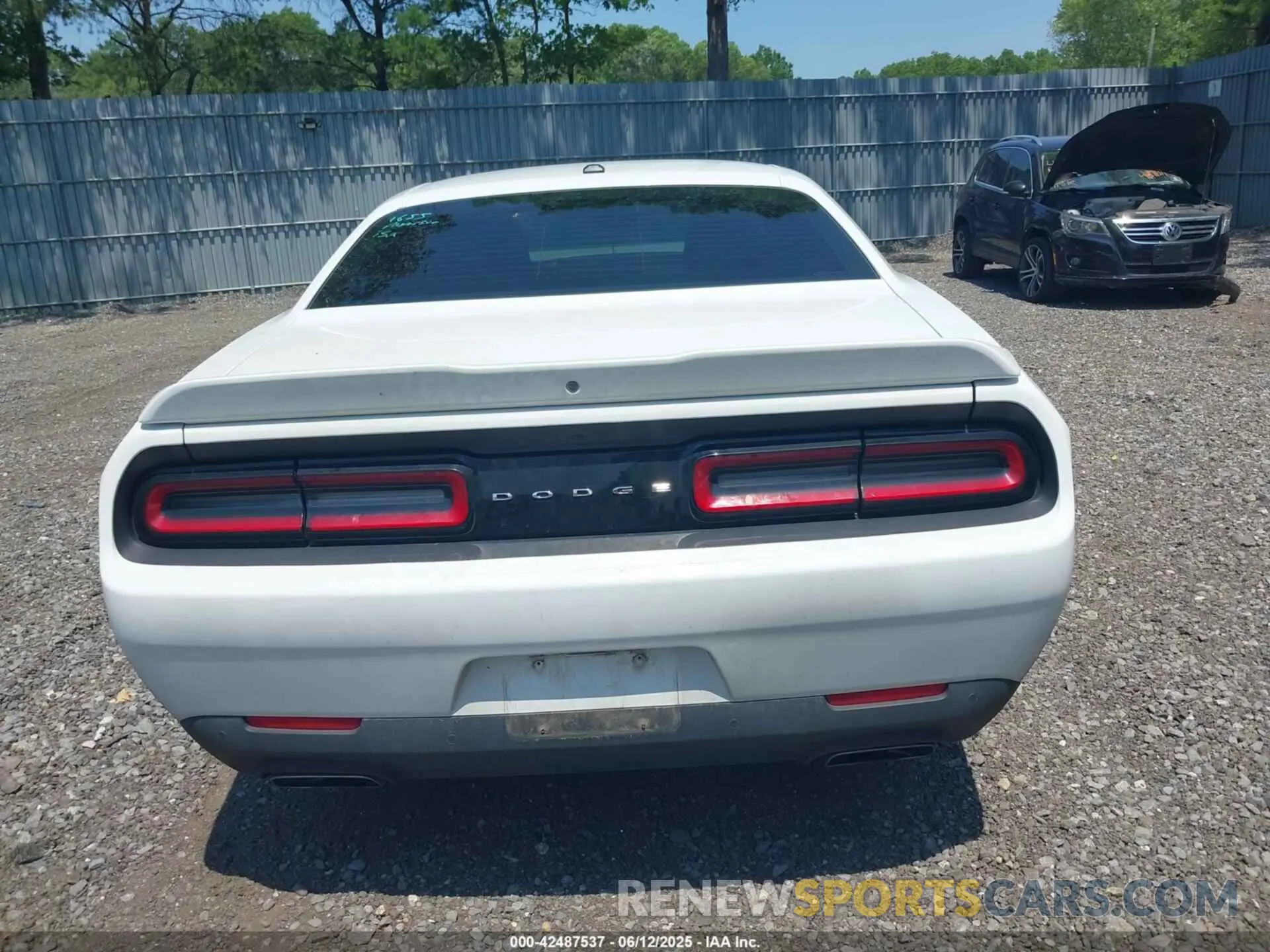 16 Photograph of a damaged car 2C3CDZBT3LH210254 DODGE CHALLENGER 2020