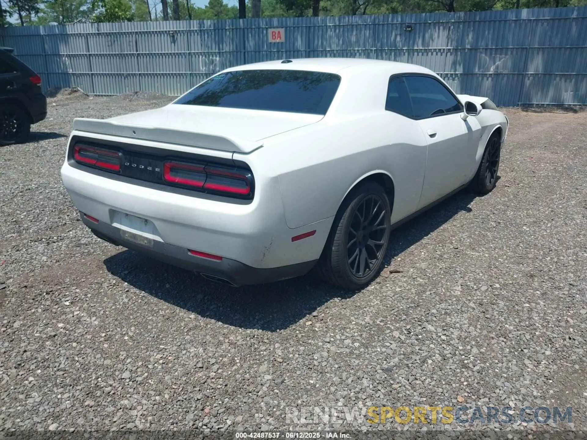 4 Photograph of a damaged car 2C3CDZBT3LH210254 DODGE CHALLENGER 2020