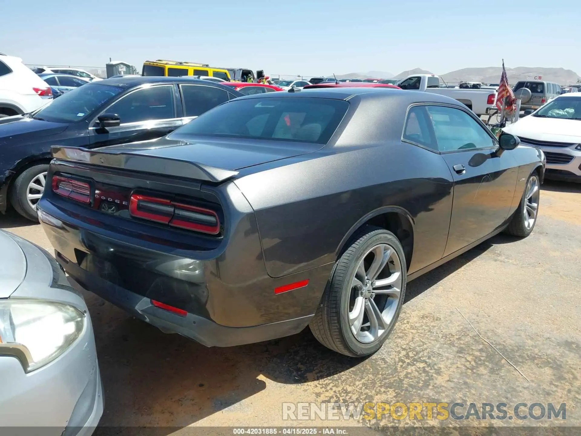 4 Photograph of a damaged car 2C3CDZBT4LH118375 DODGE CHALLENGER 2020