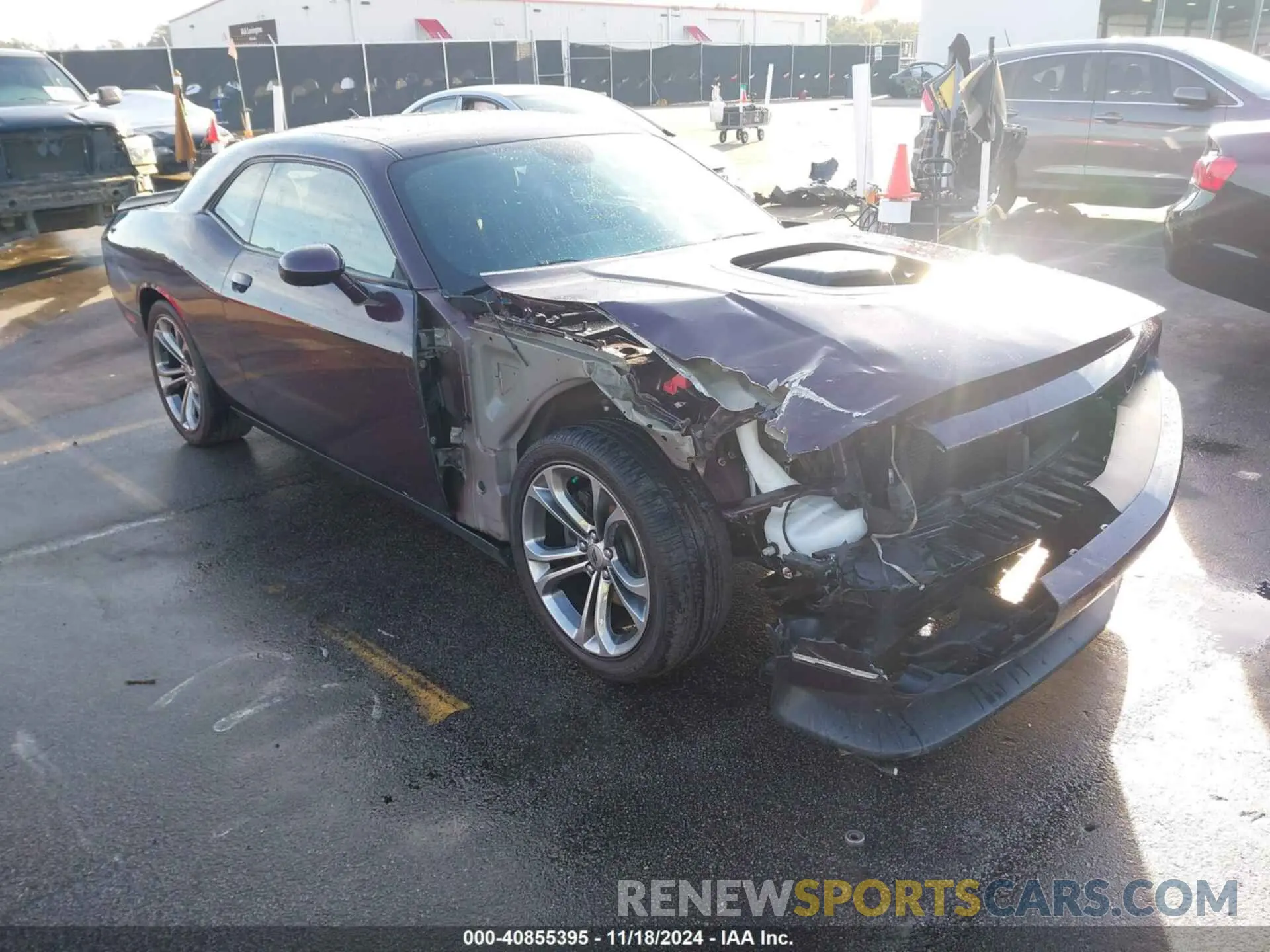 1 Photograph of a damaged car 2C3CDZBT4LH236619 DODGE CHALLENGER 2020