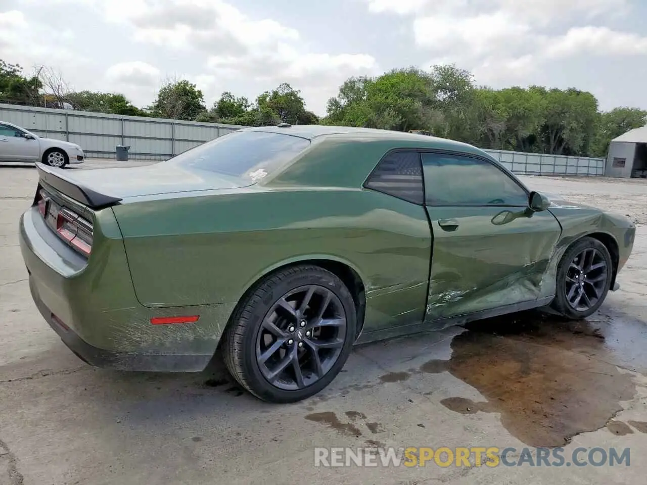 3 Photograph of a damaged car 2C3CDZBT5LH174292 DODGE CHALLENGER 2020