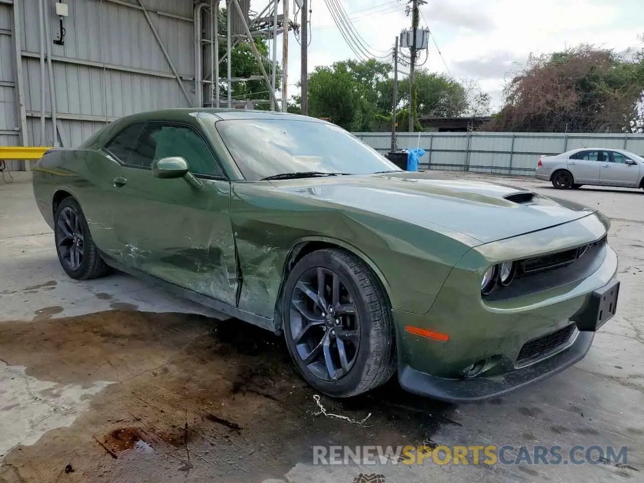 4 Photograph of a damaged car 2C3CDZBT5LH174292 DODGE CHALLENGER 2020