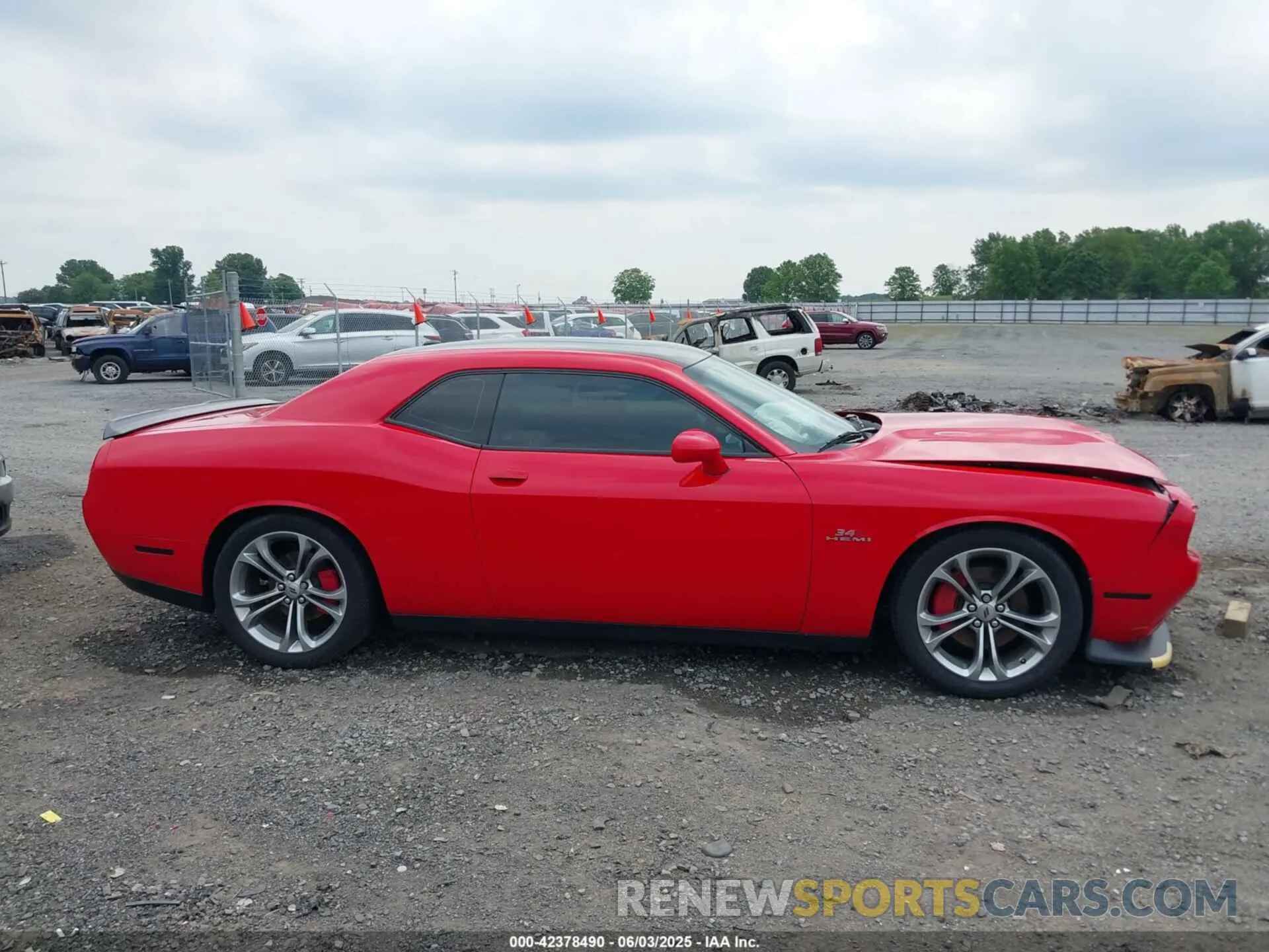 13 Photograph of a damaged car 2C3CDZBT5LH183882 DODGE CHALLENGER 2020