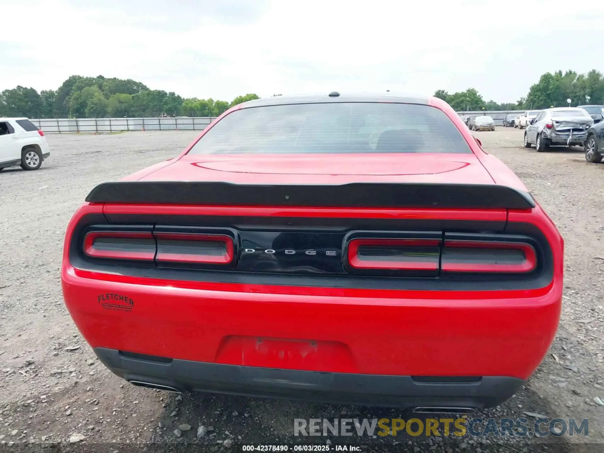 16 Photograph of a damaged car 2C3CDZBT5LH183882 DODGE CHALLENGER 2020