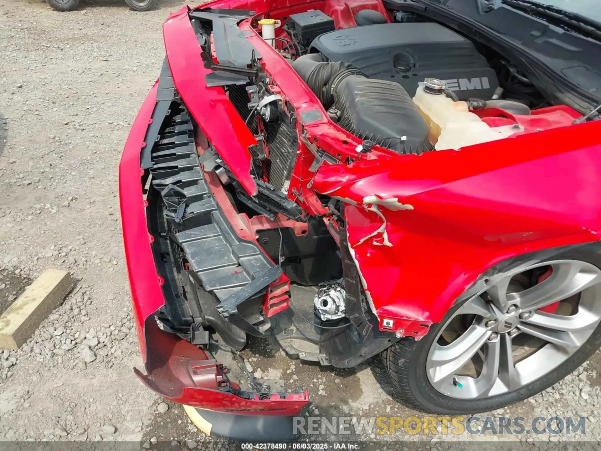 6 Photograph of a damaged car 2C3CDZBT5LH183882 DODGE CHALLENGER 2020