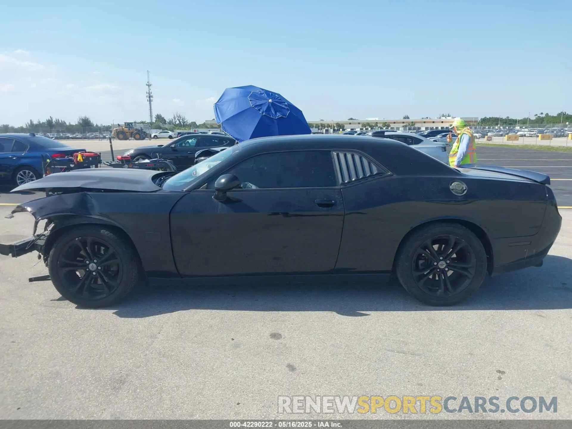 14 Photograph of a damaged car 2C3CDZBT7LH142752 DODGE CHALLENGER 2020