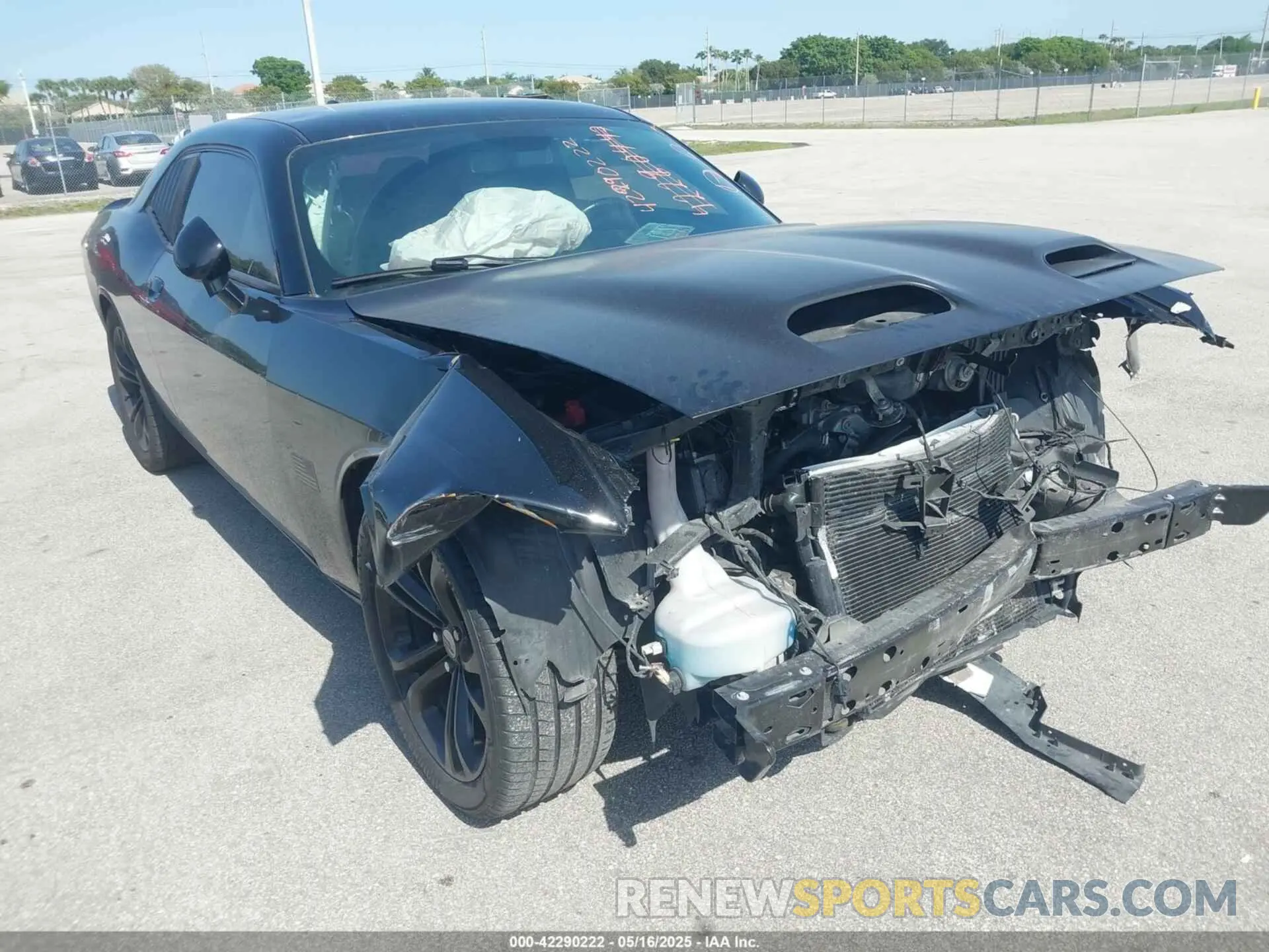 18 Photograph of a damaged car 2C3CDZBT7LH142752 DODGE CHALLENGER 2020