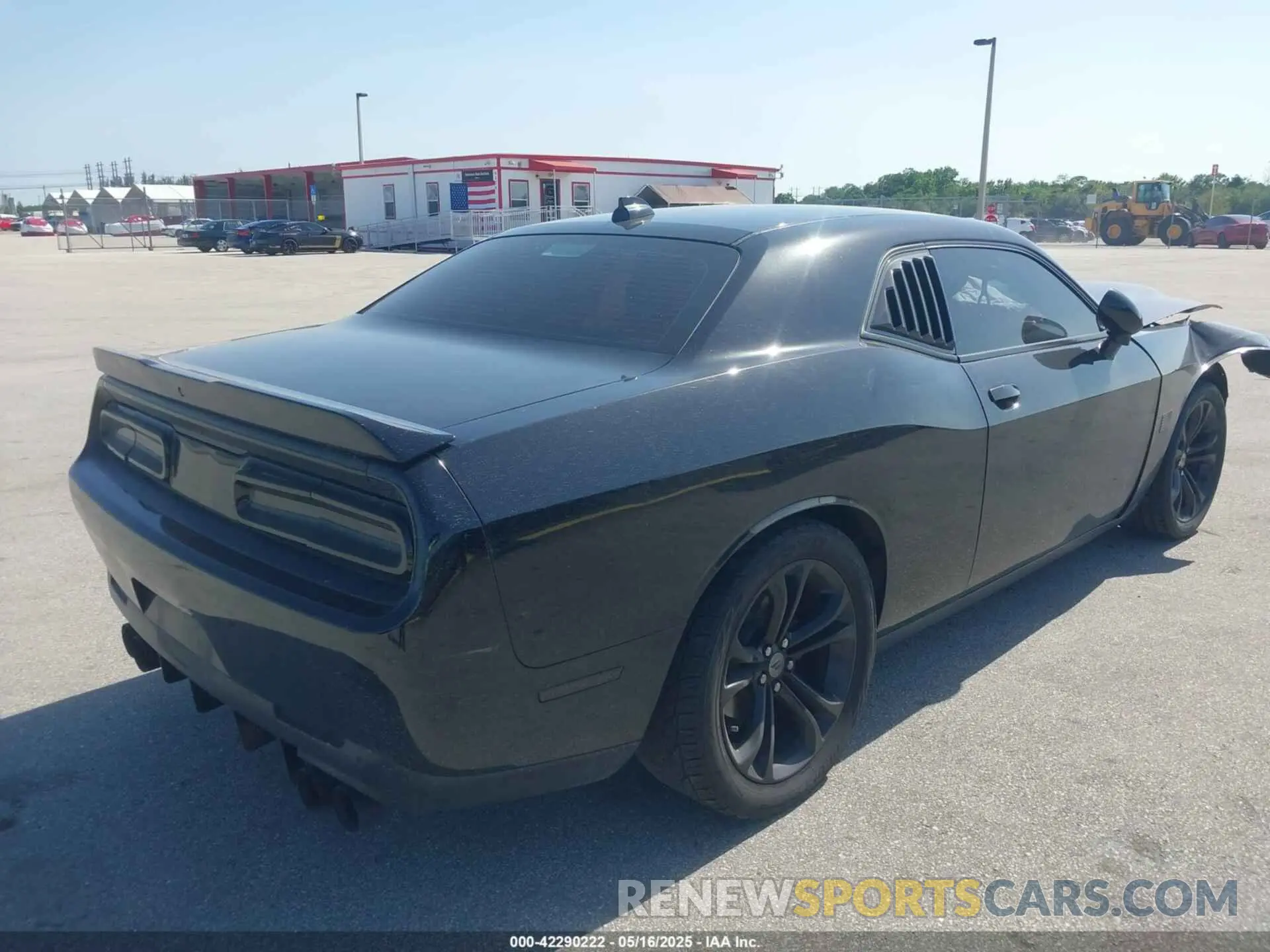4 Photograph of a damaged car 2C3CDZBT7LH142752 DODGE CHALLENGER 2020