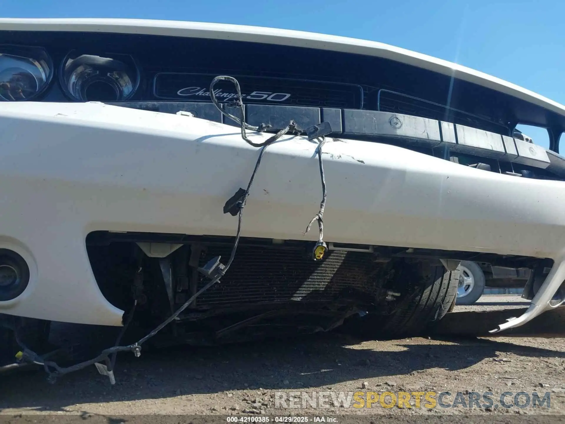 20 Photograph of a damaged car 2C3CDZBT7LH218891 DODGE CHALLENGER 2020