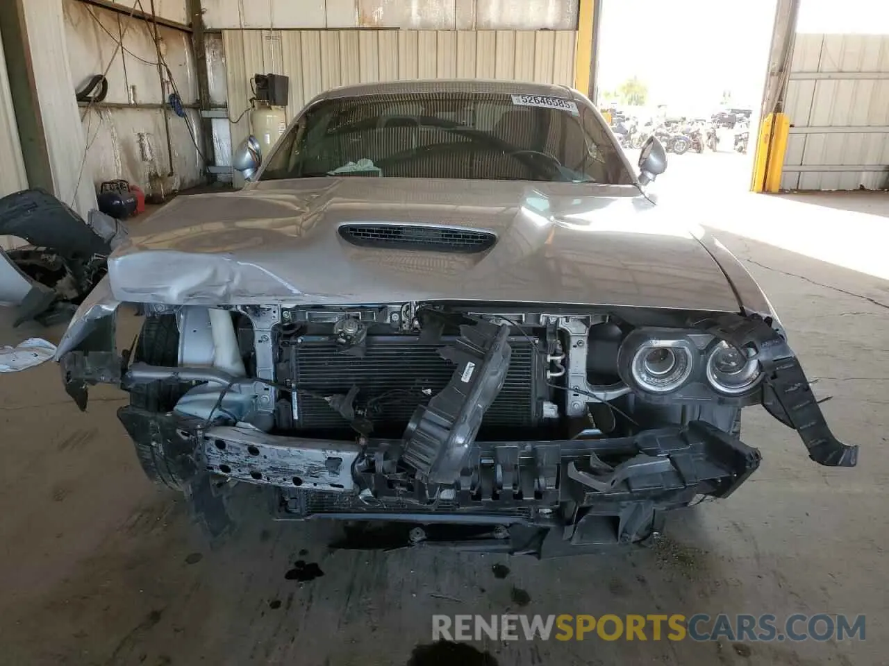 5 Photograph of a damaged car 2C3CDZBT8LH118962 DODGE CHALLENGER 2020