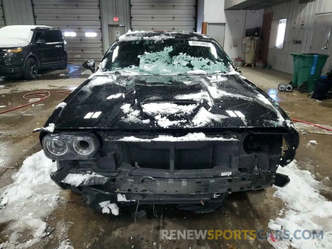 5 Photograph of a damaged car 2C3CDZBT8LH165229 DODGE CHALLENGER 2020