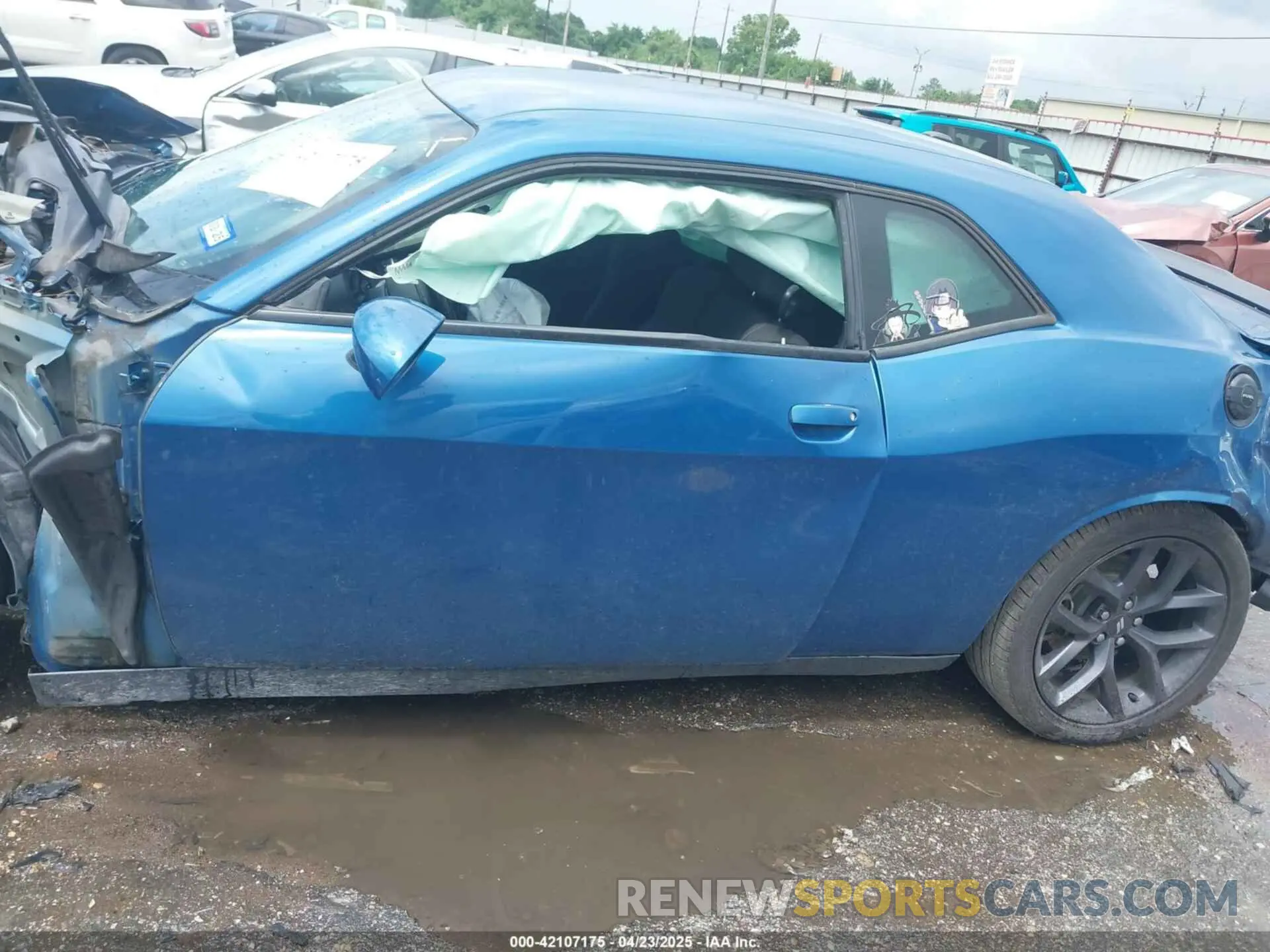 13 Photograph of a damaged car 2C3CDZBTXLH210848 DODGE CHALLENGER 2020